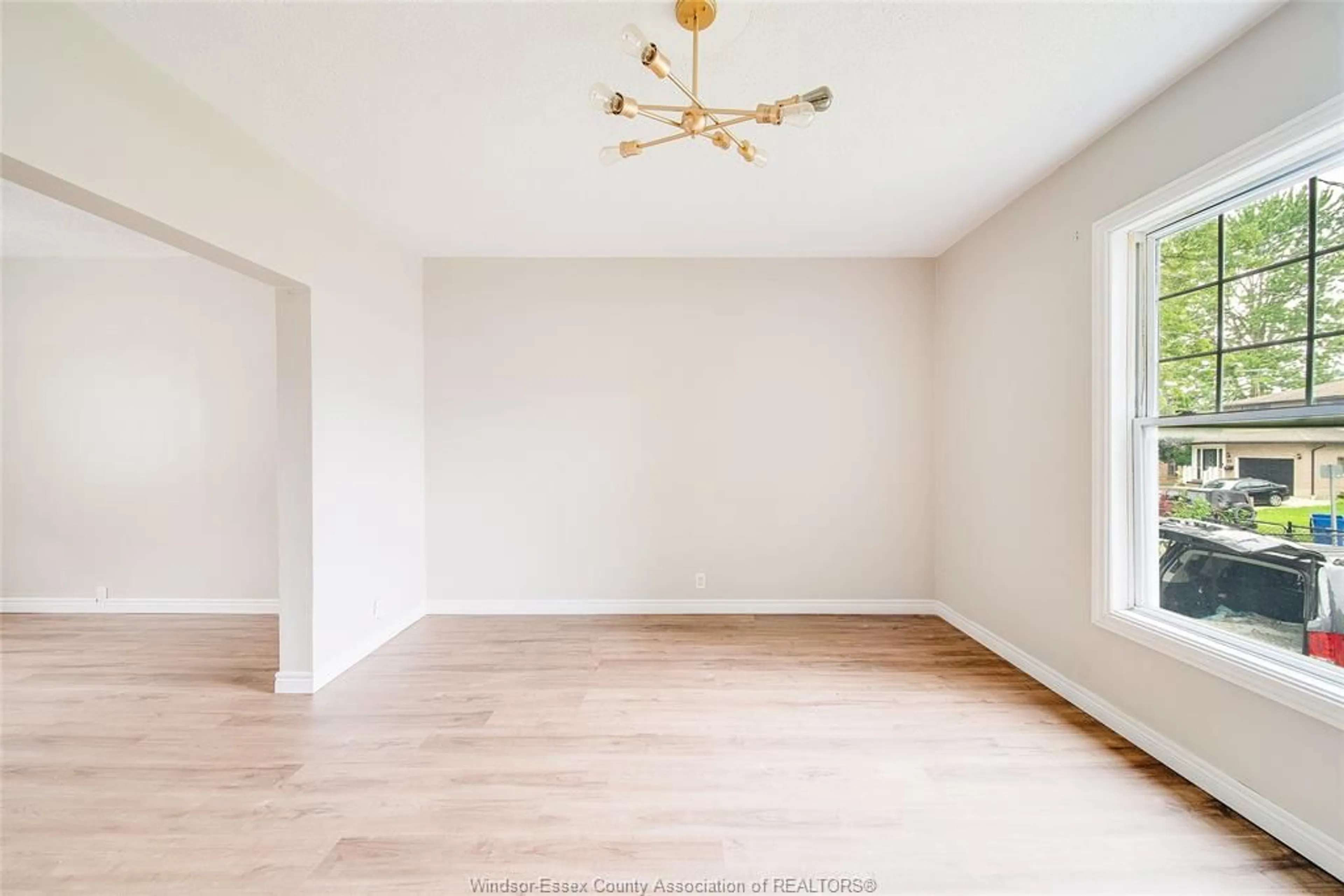 A pic of a room for 31 ADELAIDE STREET N., Chatham Ontario N7M 4K2