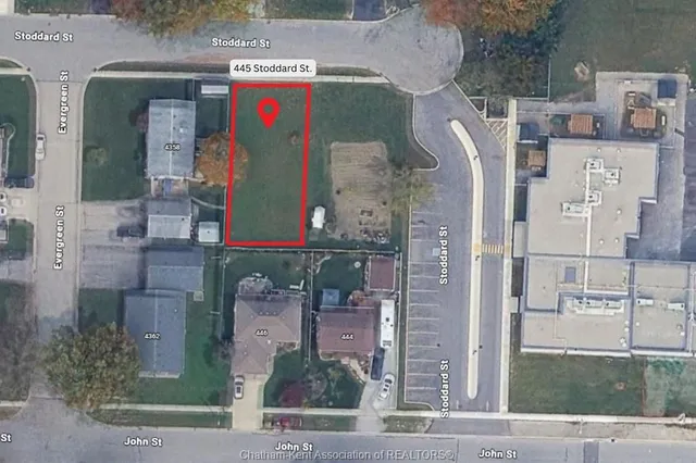 445 Stoddard St, St Clair 4