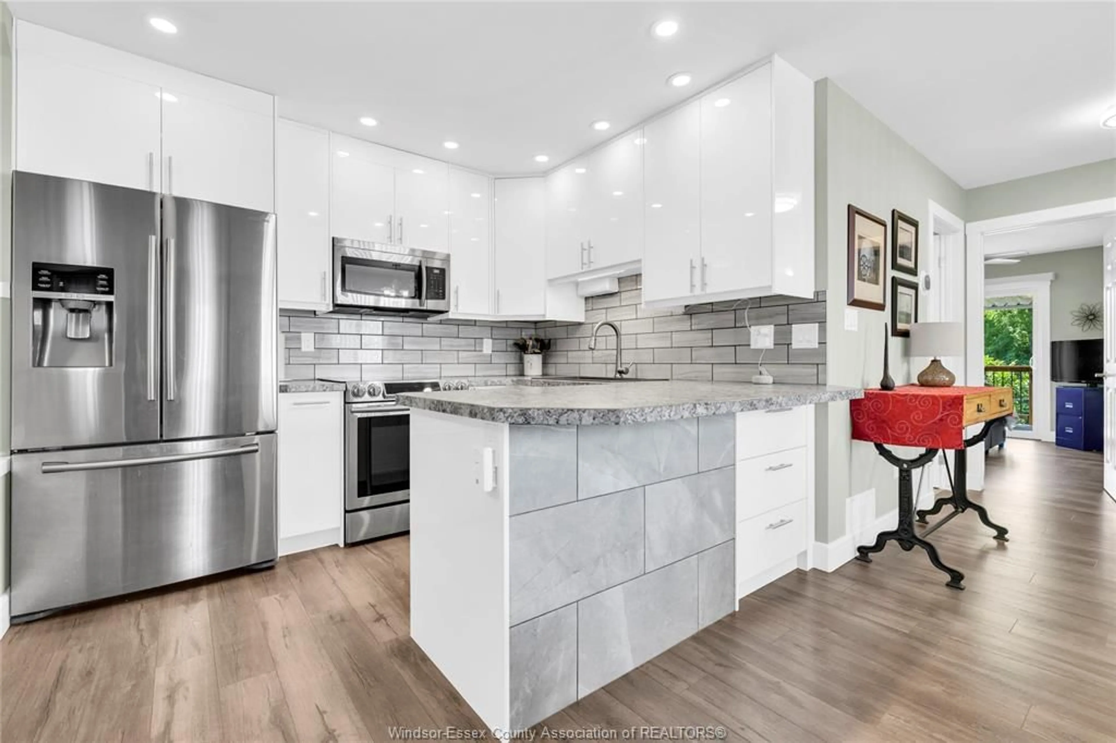 Open concept kitchen, ceramic/tile floor for 5915 NORTH WOODMONT, LaSalle Ontario N9J 3P3