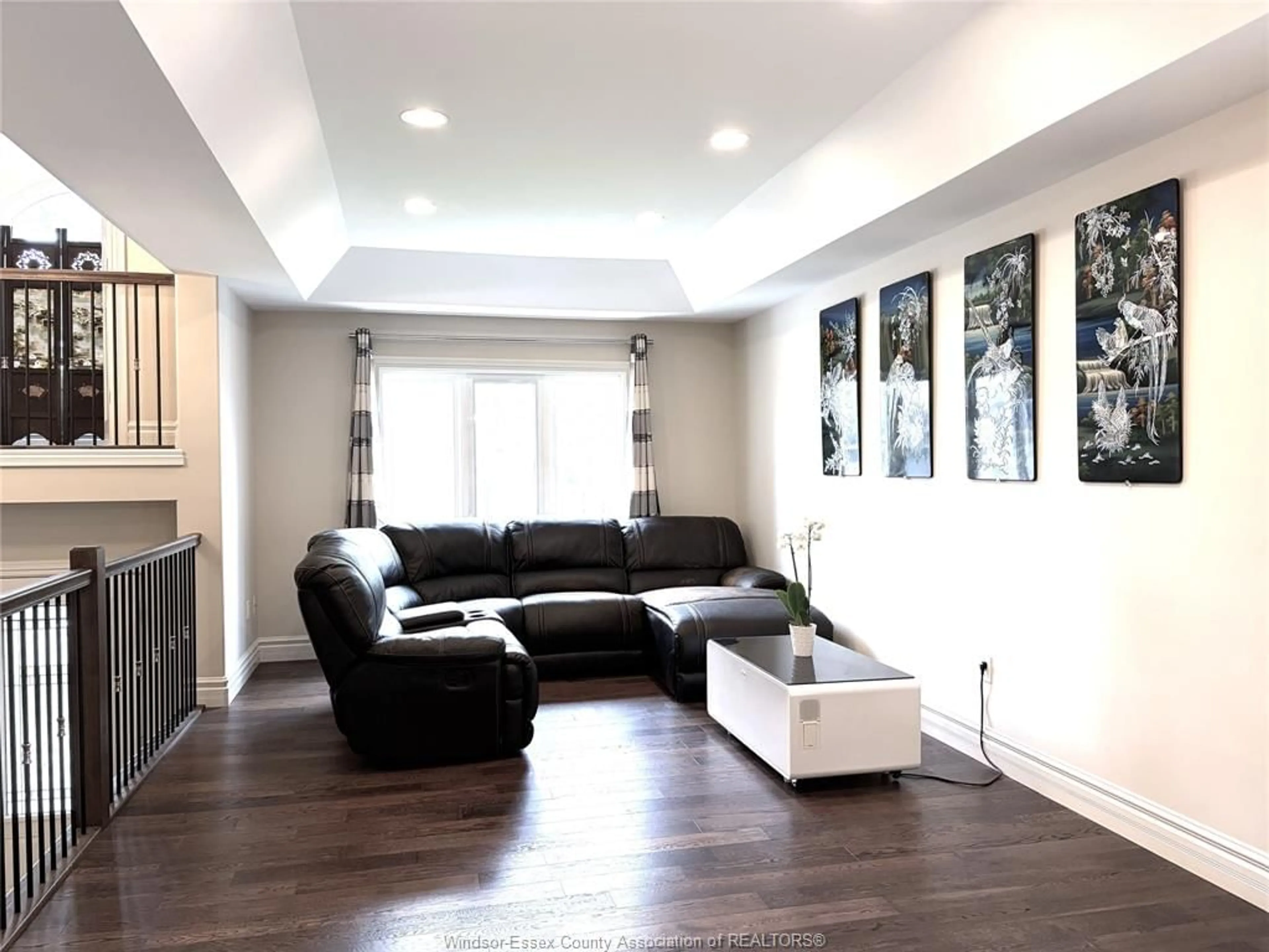 Living room with furniture, wood/laminate floor for 1870 DOMINION, Windsor Ontario N9B 3H9