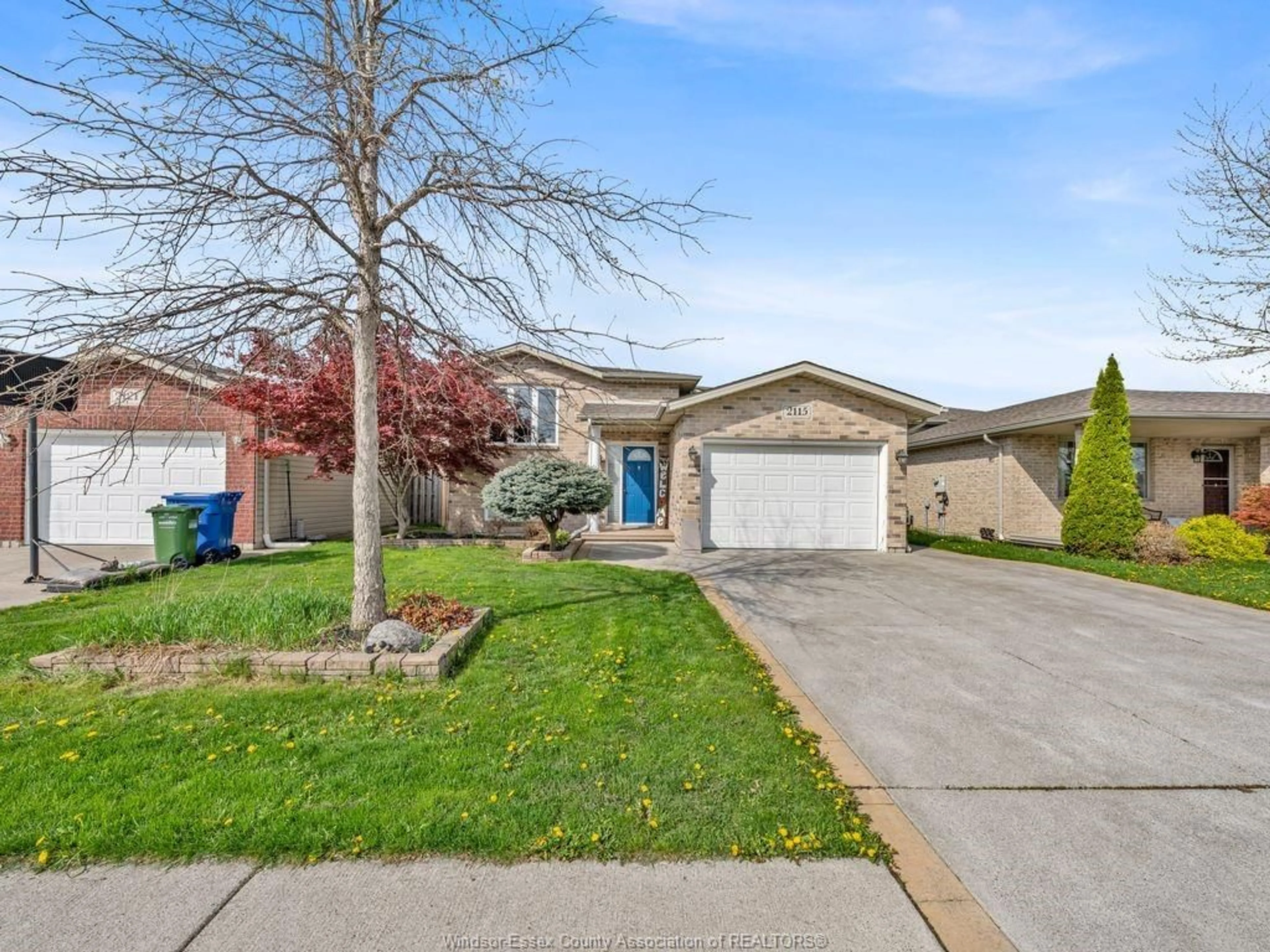 Home with vinyl exterior material, street for 2115 EVERTS, Windsor Ontario N9B 3X7