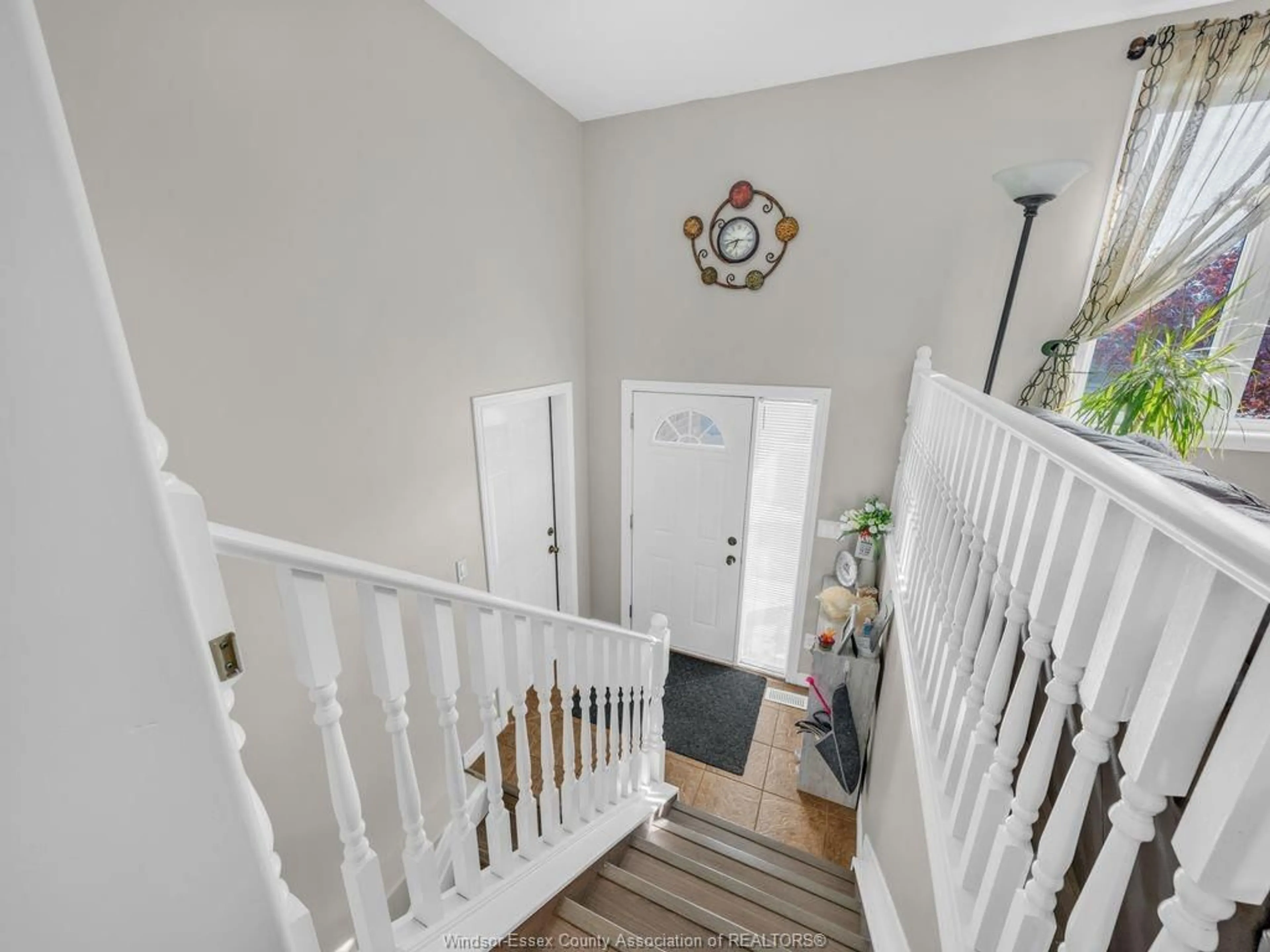 Unknown for 2115 EVERTS, Windsor Ontario N9B 3X7