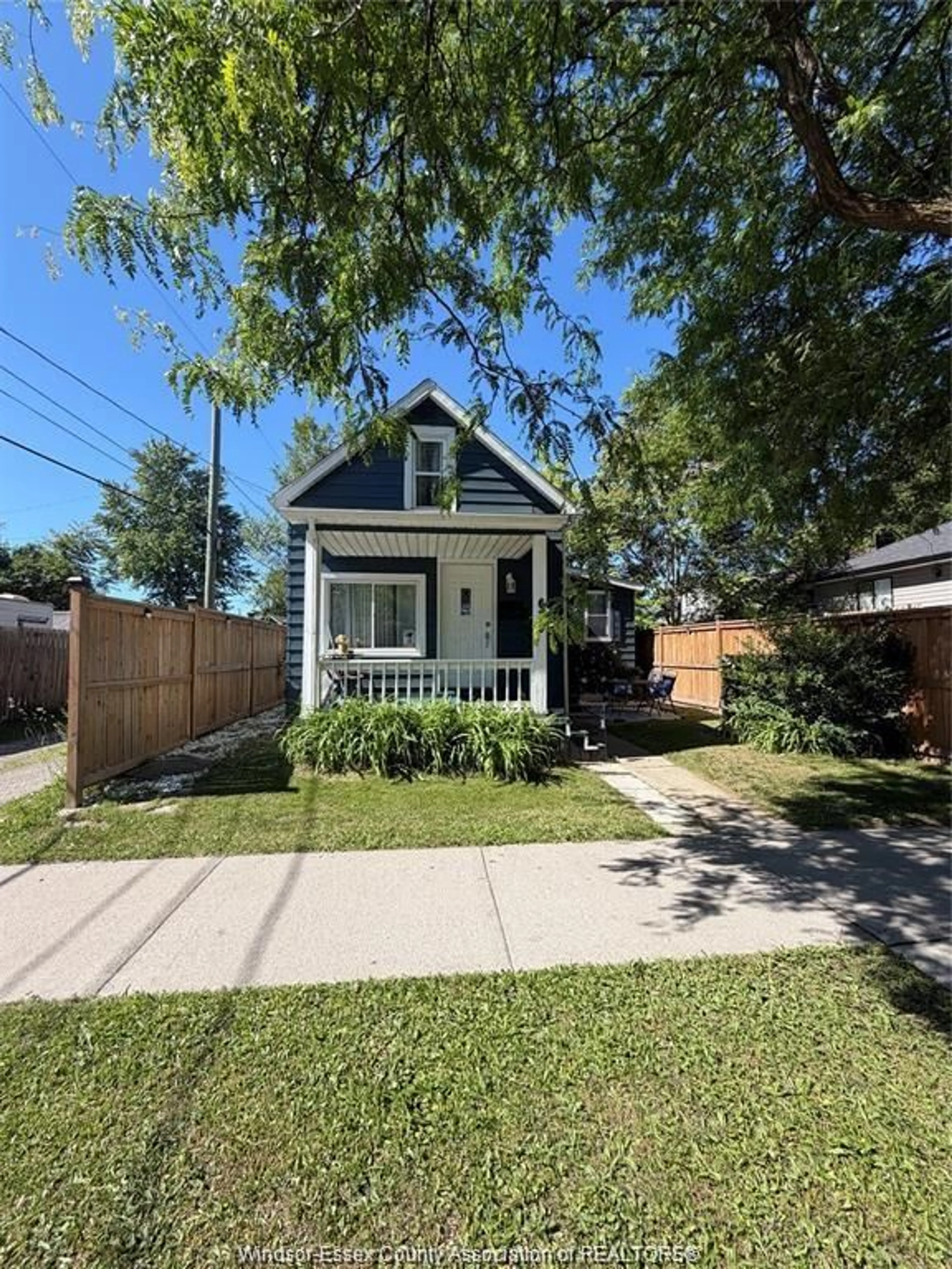 Unknown for 639 WATKINS, Windsor Ontario N9C 2Y5