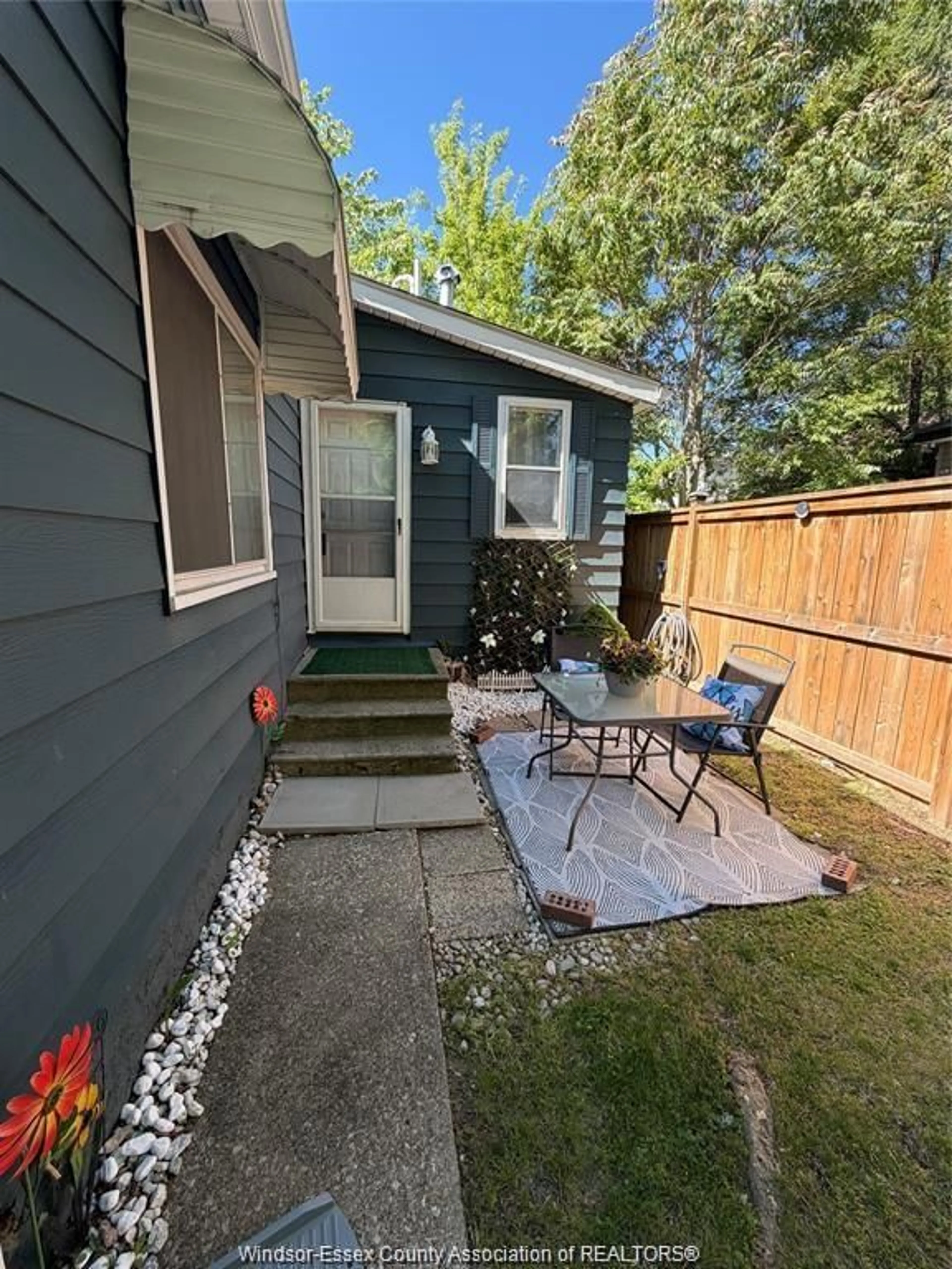 Patio, street for 639 WATKINS, Windsor Ontario N9C 2Y5