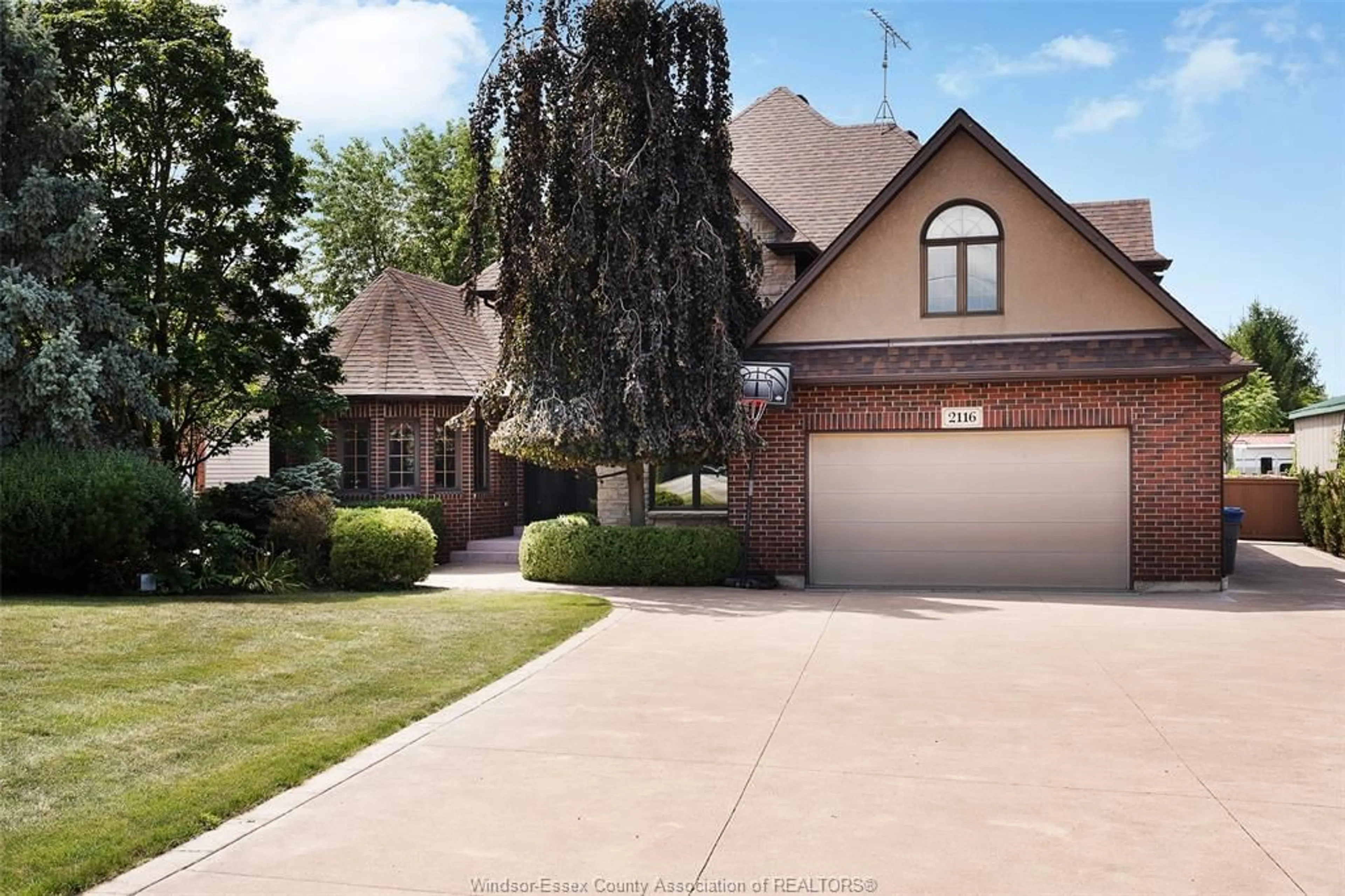 Home with brick exterior material, street for 2116 FRONT Rd, Amherstburg Ontario N9V 3R3