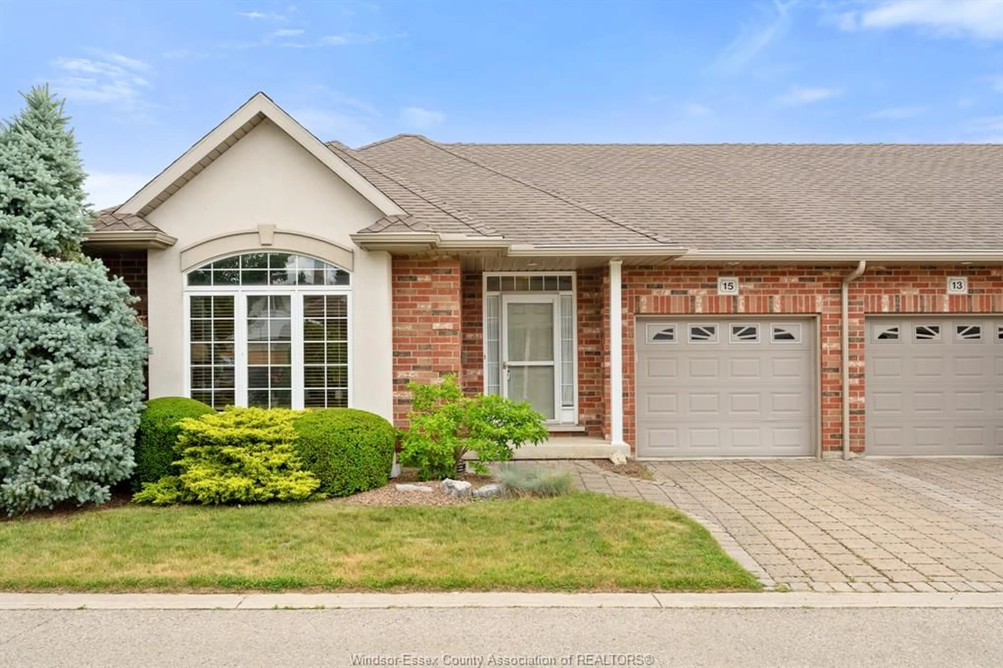 Home with brick exterior material, street for 15 OAKGROVE Lane, Chatham Ontario N7L 5R9