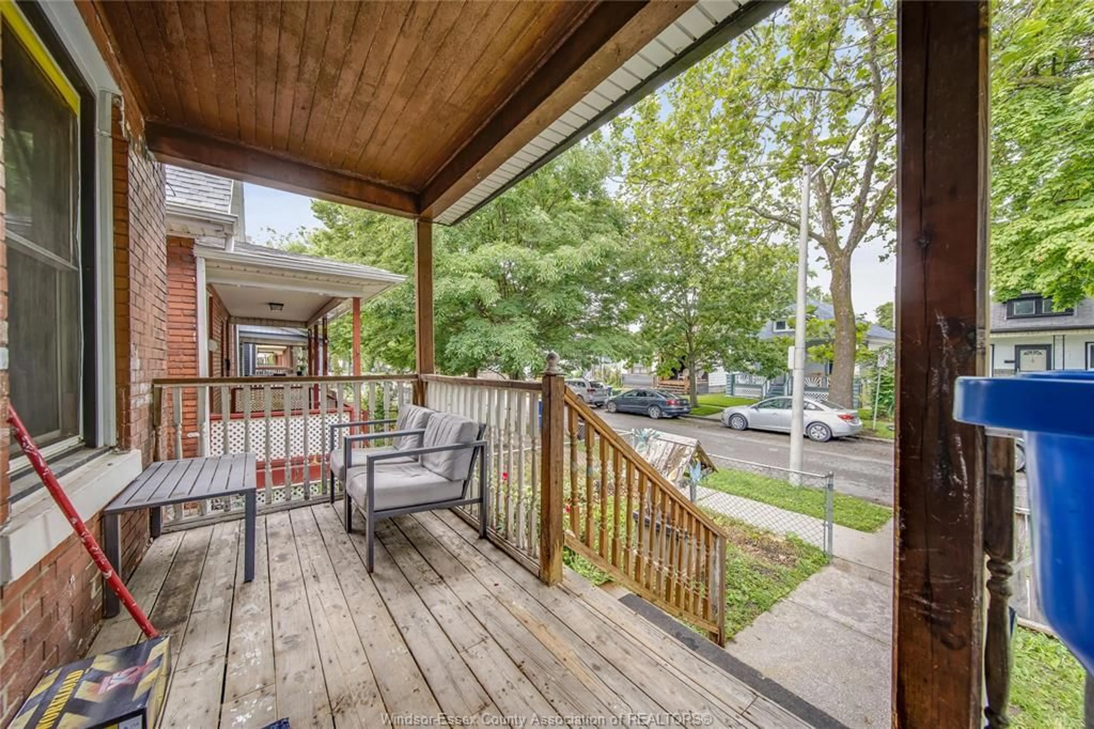 Patio, street for 1066 HICKORY, Windsor Ontario N8Y 3S1