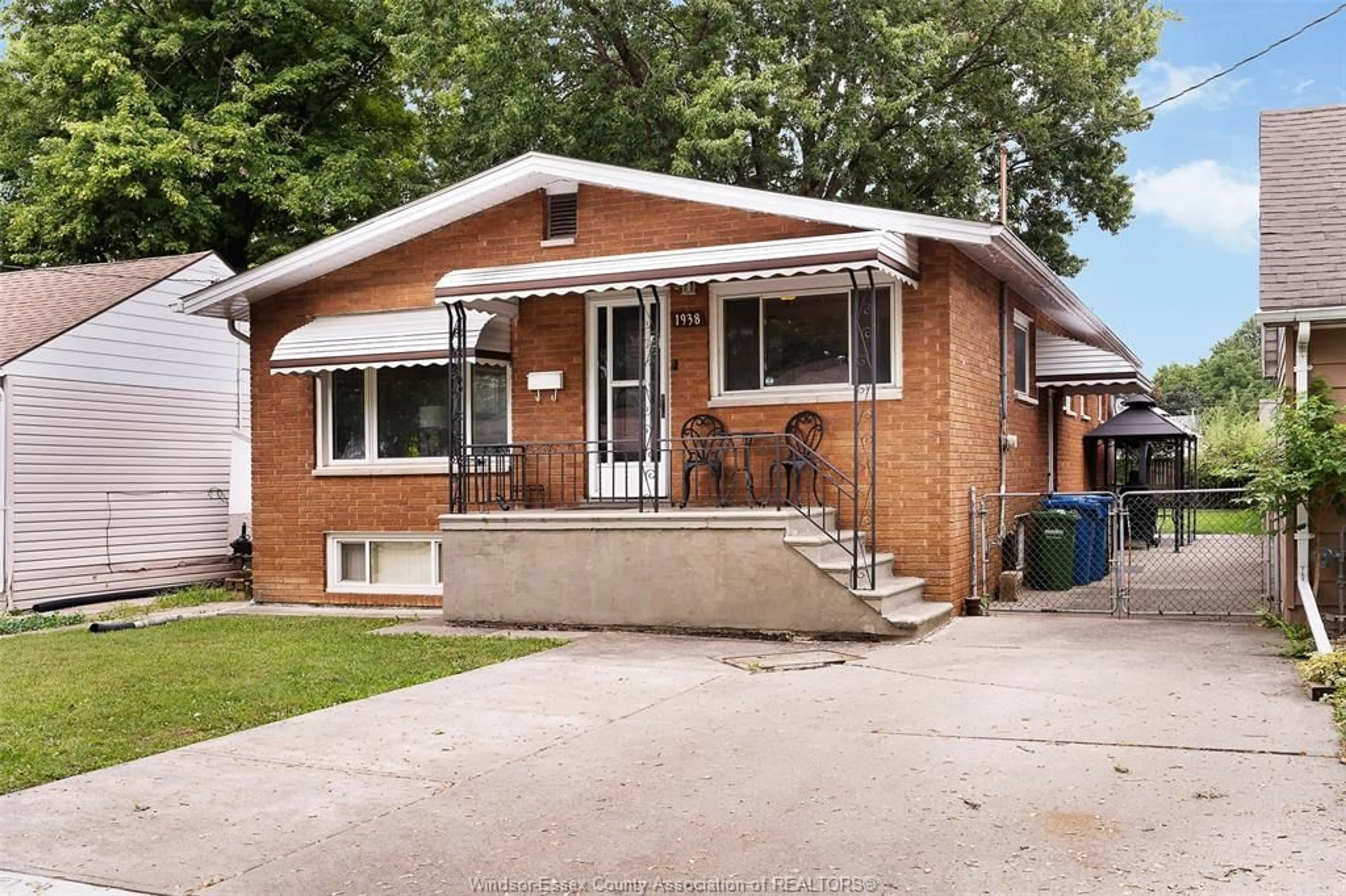 Home with brick exterior material, street for 1938 FERNDALE Ave, Windsor Ontario N8T 2L1