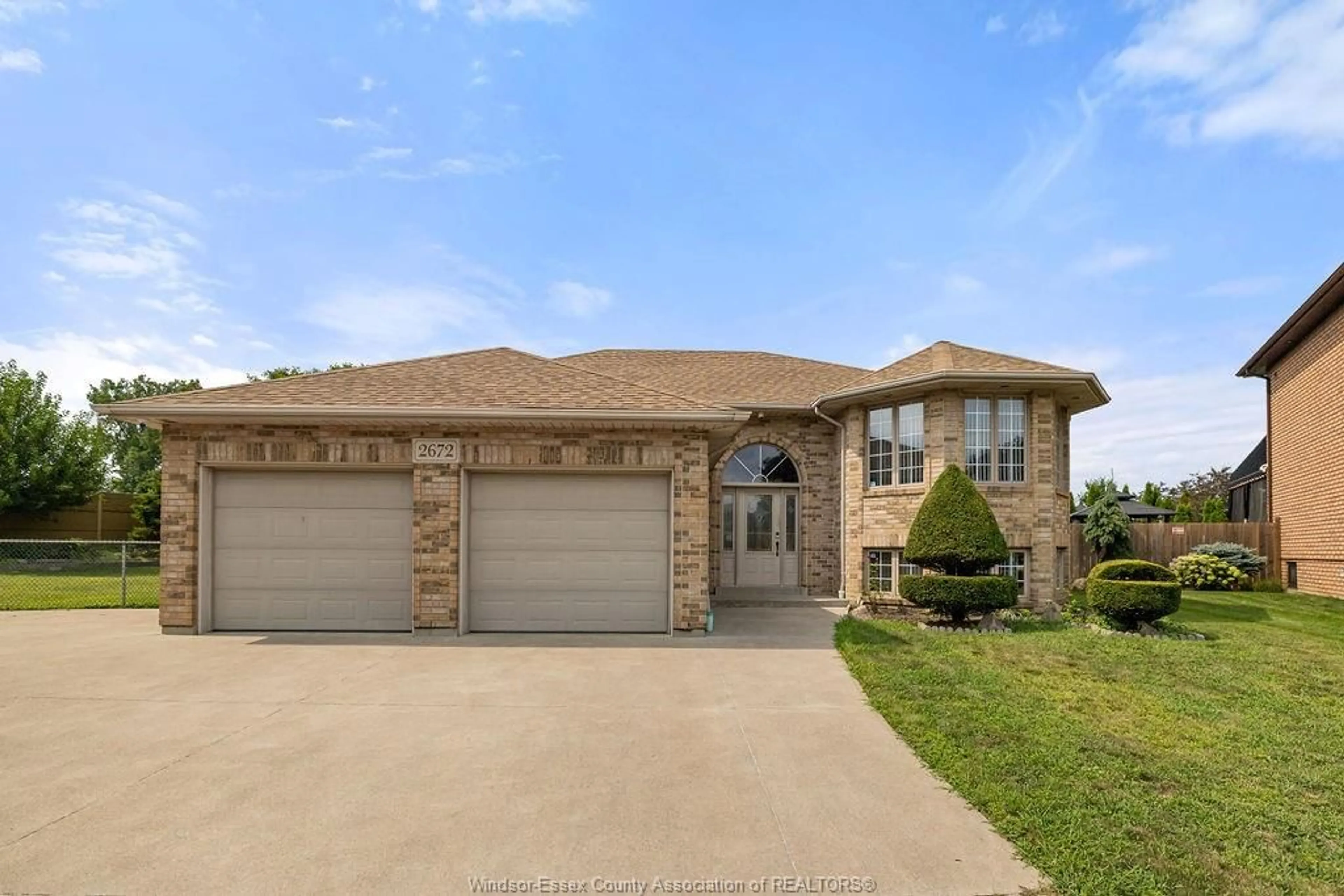 Home with brick exterior material, water/lake/river/ocean view for 2672 FLEMING Crt, Windsor Ontario N9E 4P1