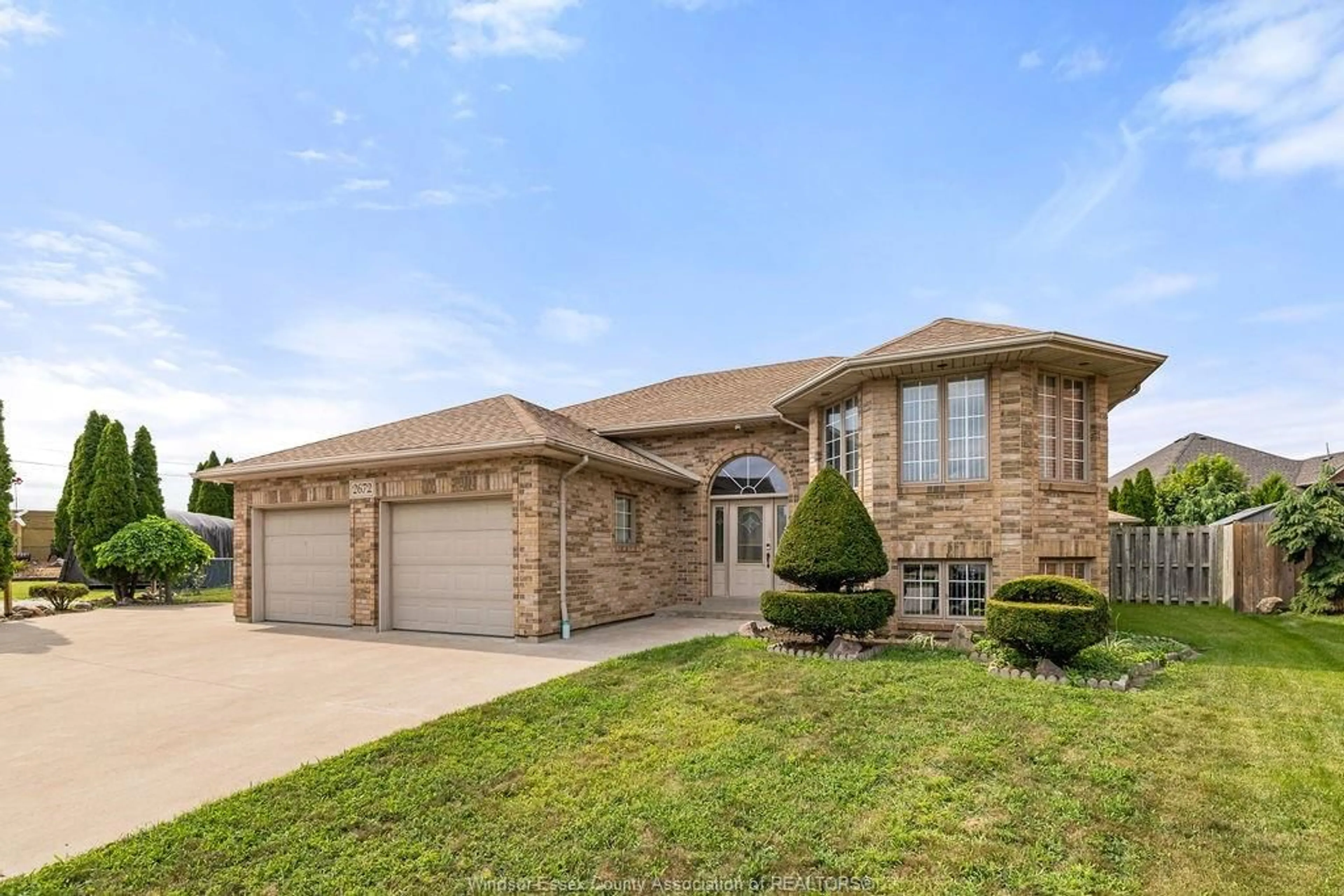 Home with brick exterior material, street for 2672 FLEMING Crt, Windsor Ontario N9E 4P1