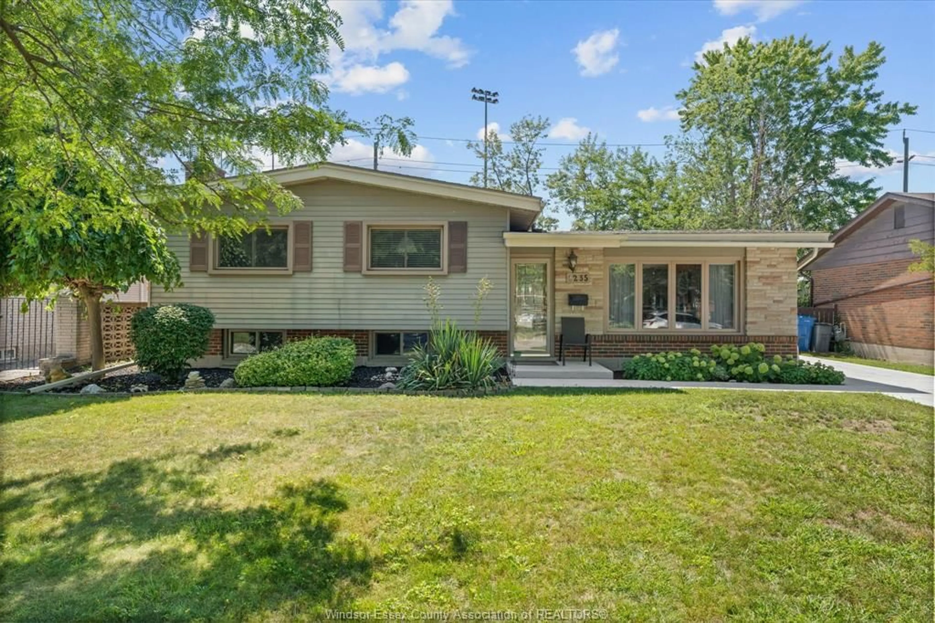 Home with vinyl exterior material, street for 4235 MITCHELL Cres, Windsor Ontario N9G 2G1