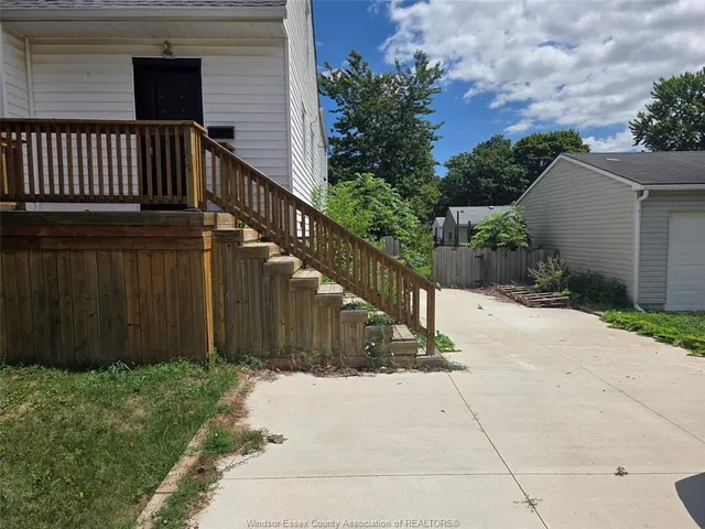 782 Kember Ave, Sarnia 2