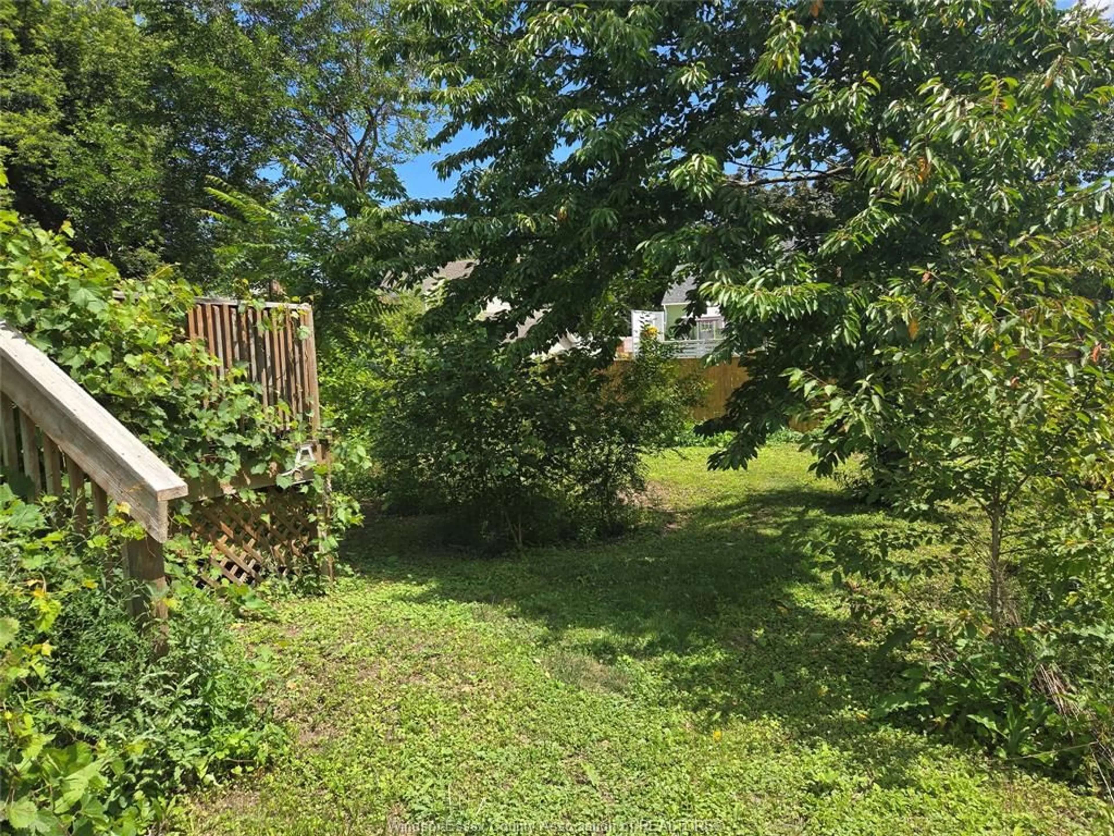 A pic from outside/outdoor area/front of a property/back of a property/a pic from drone, forest/trees view for 782 Kember Ave, Sarnia Ontario N7S 2T5