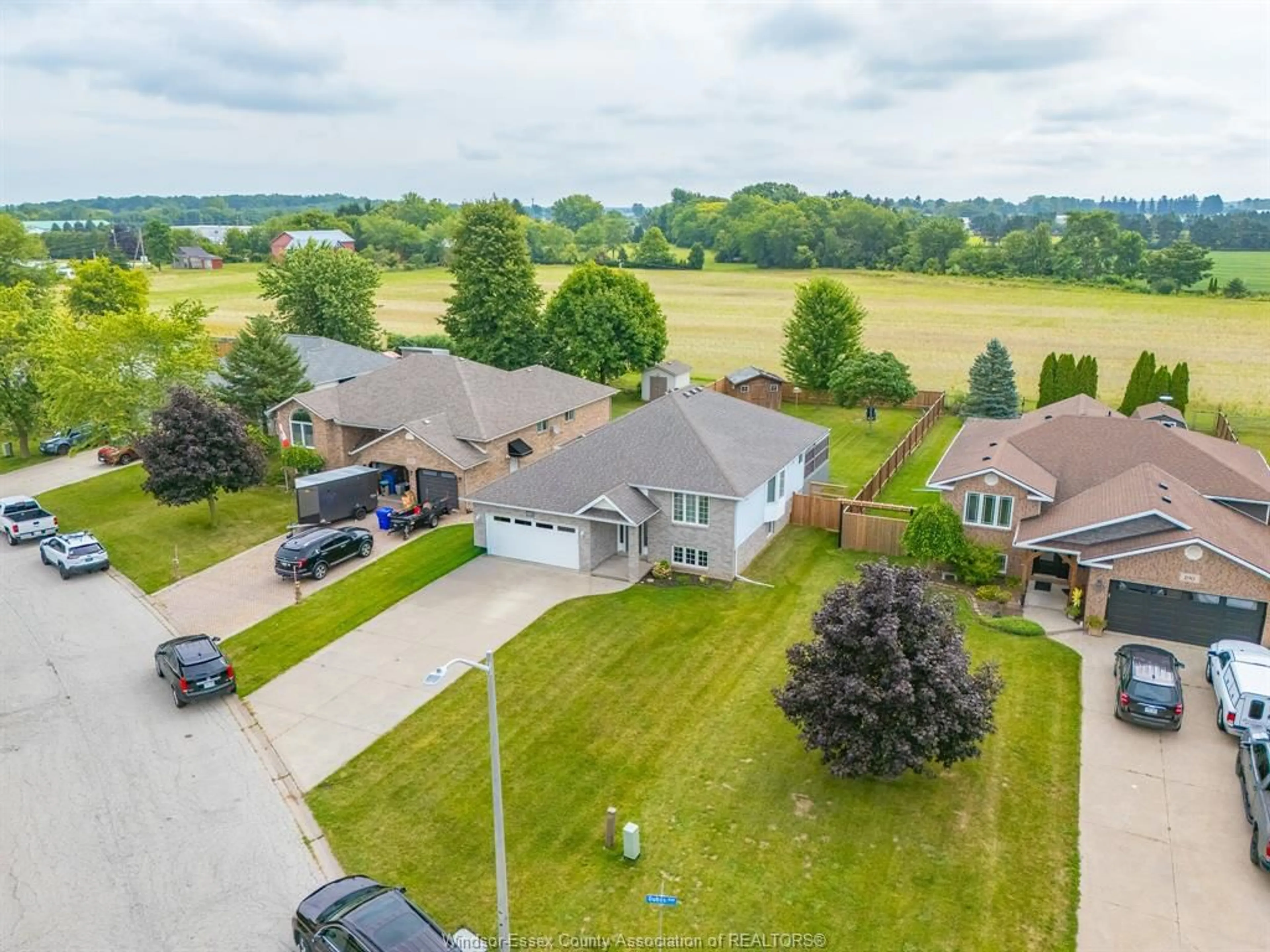 A pic from outside/outdoor area/front of a property/back of a property/a pic from drone, unknown for 180 Sunset Dr, Harrow Ontario N0R 1G0
