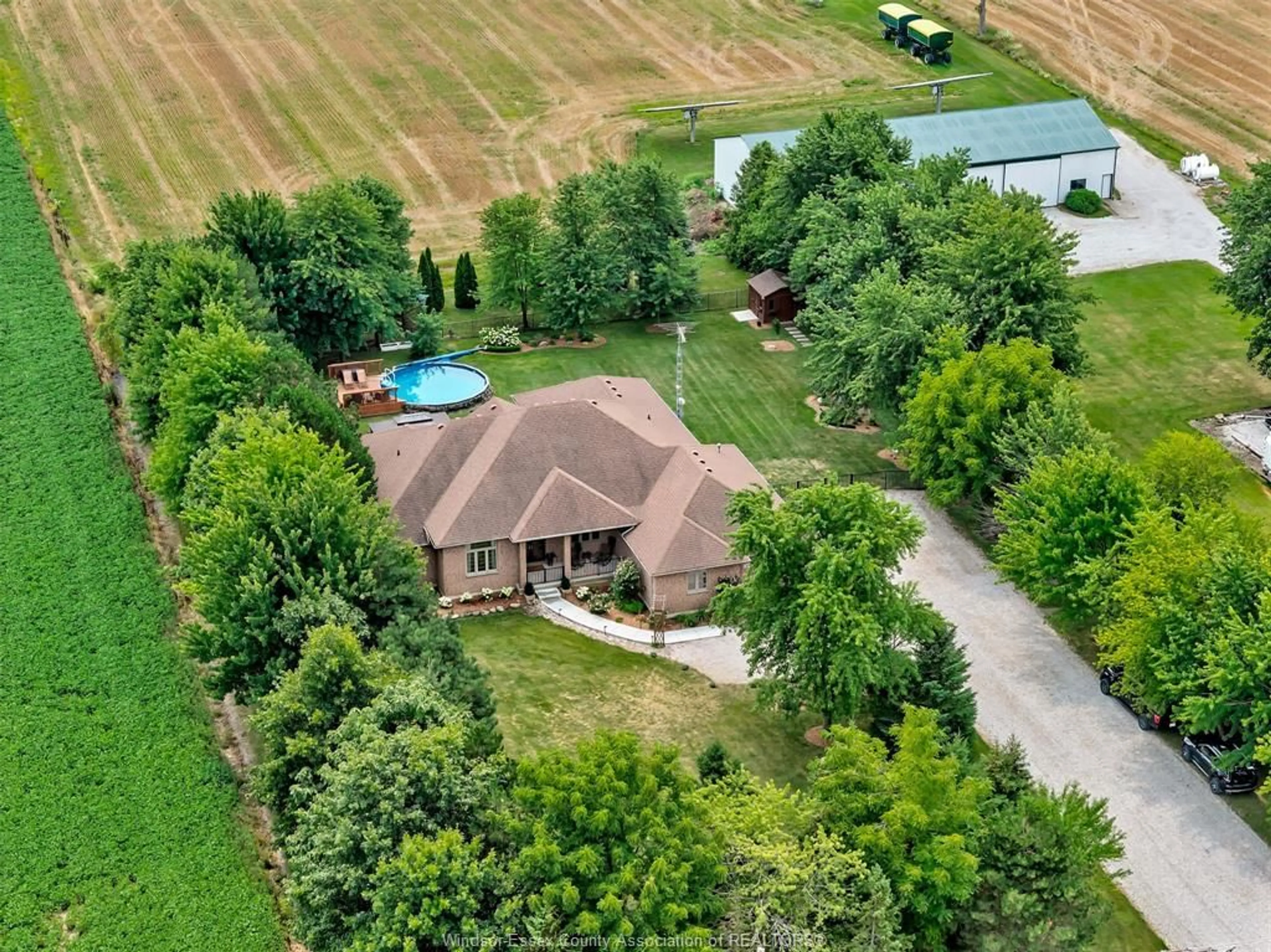 A pic from outside/outdoor area/front of a property/back of a property/a pic from drone, unknown for 2207 SOUTH MIDDLE Rd, Lakeshore Ontario N0R 1V0
