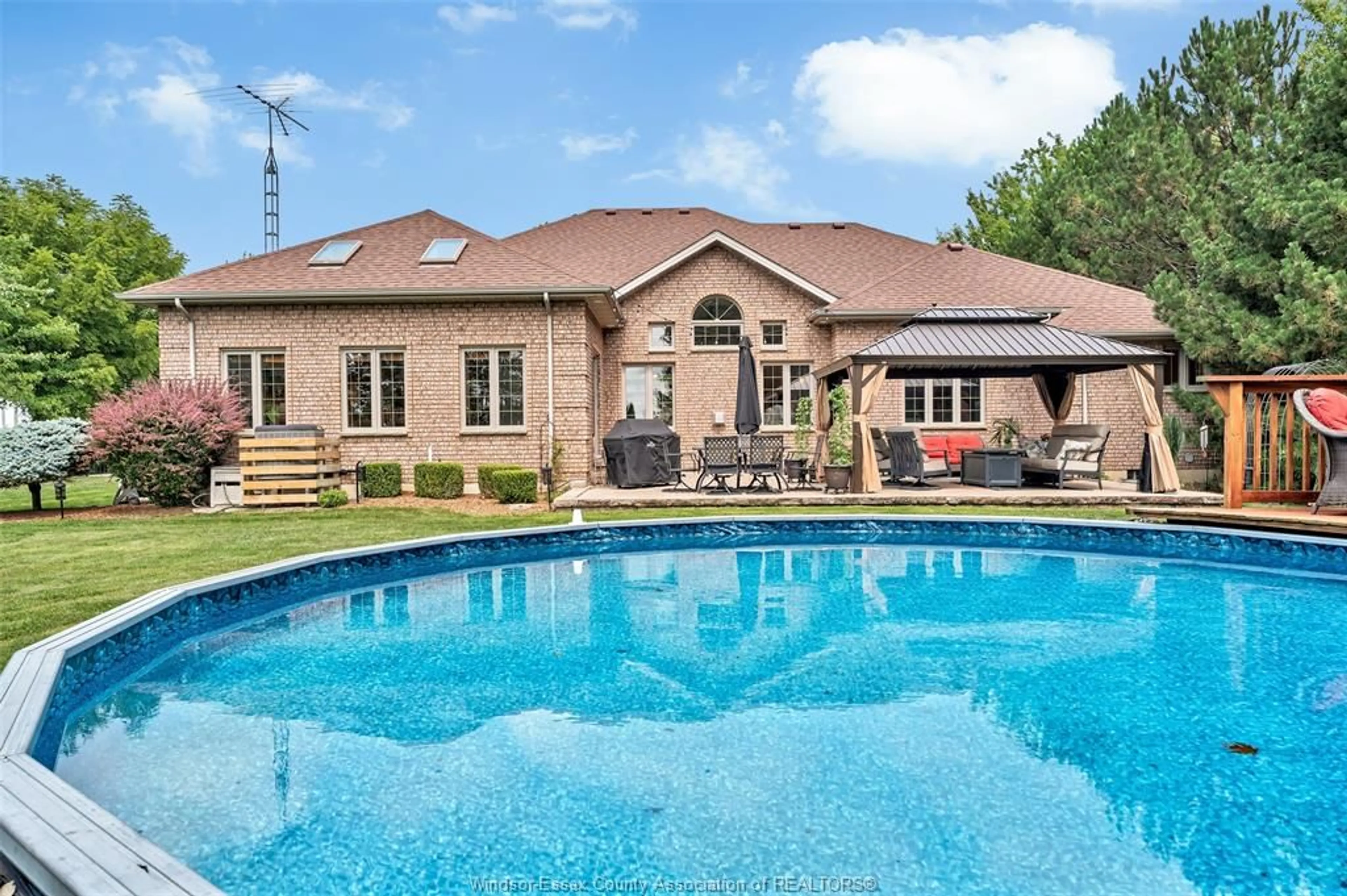 Pool for 2207 SOUTH MIDDLE Rd, Lakeshore Ontario N0R 1V0