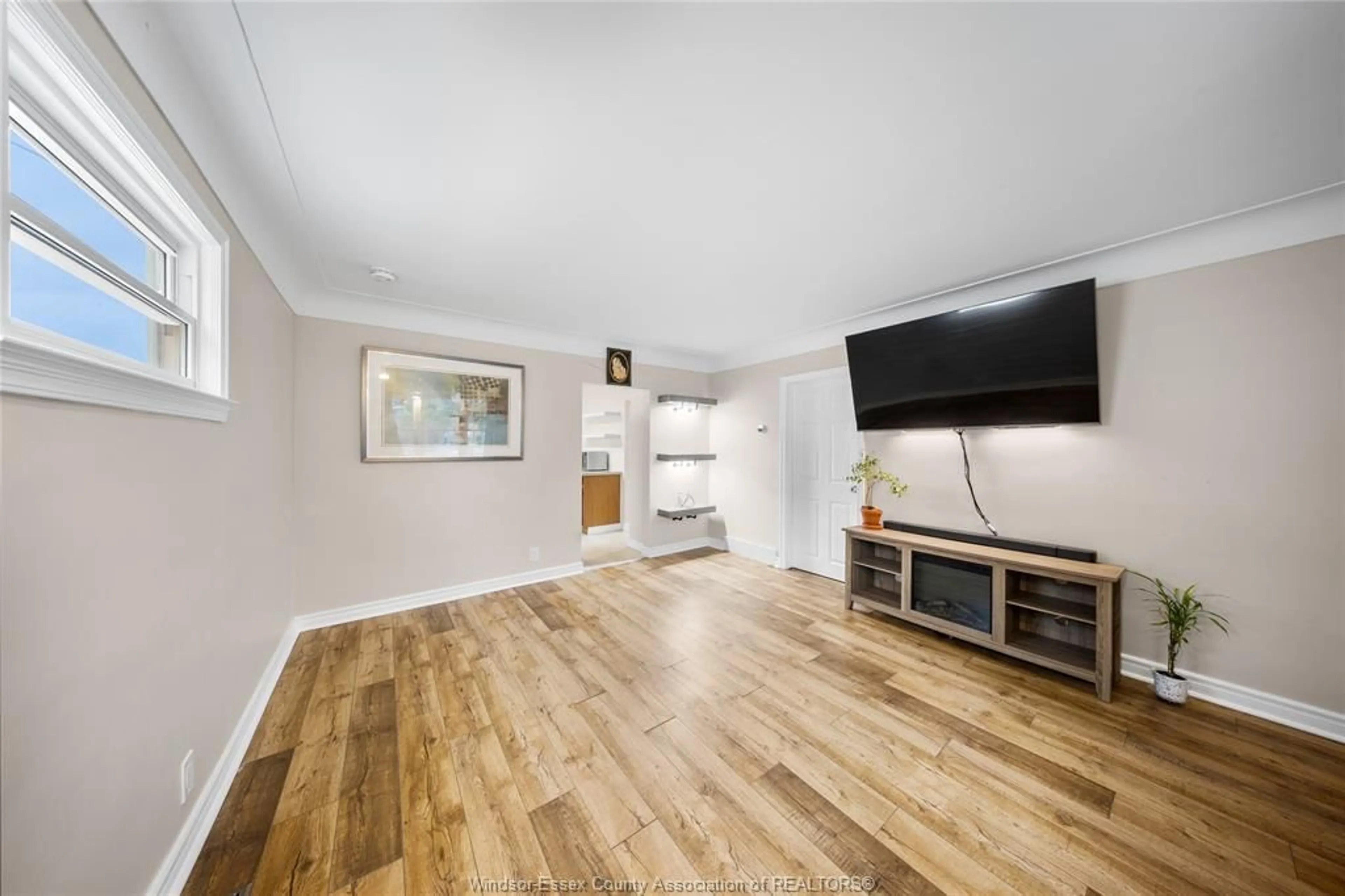 A pic of a room for 2682 CLEMENCEAU, Windsor Ontario N8T 2P6