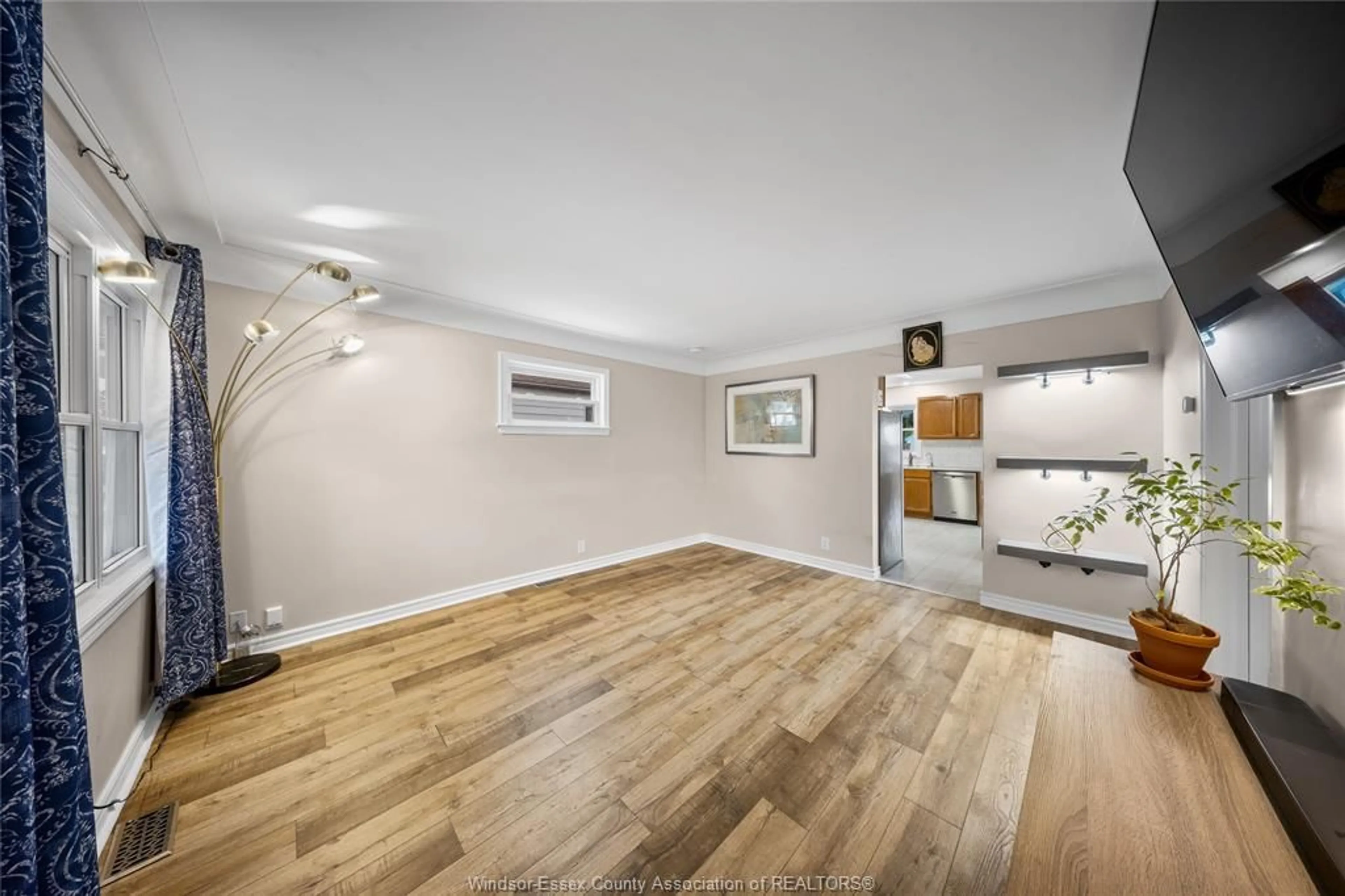 A pic of a room for 2682 CLEMENCEAU, Windsor Ontario N8T 2P6