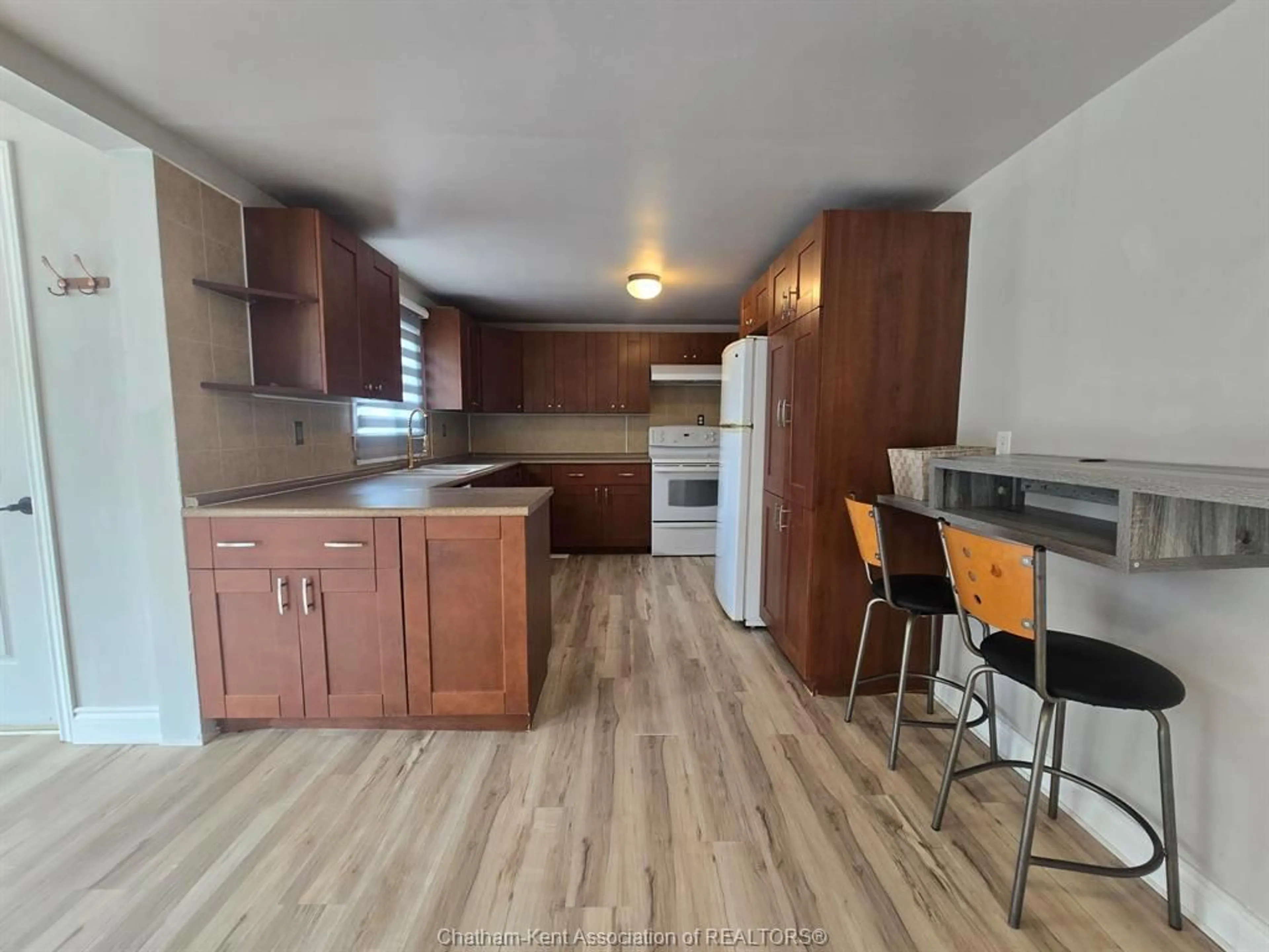 Unknown for 21031 QUEEN St, Charing Cross Ontario N0P 1G0