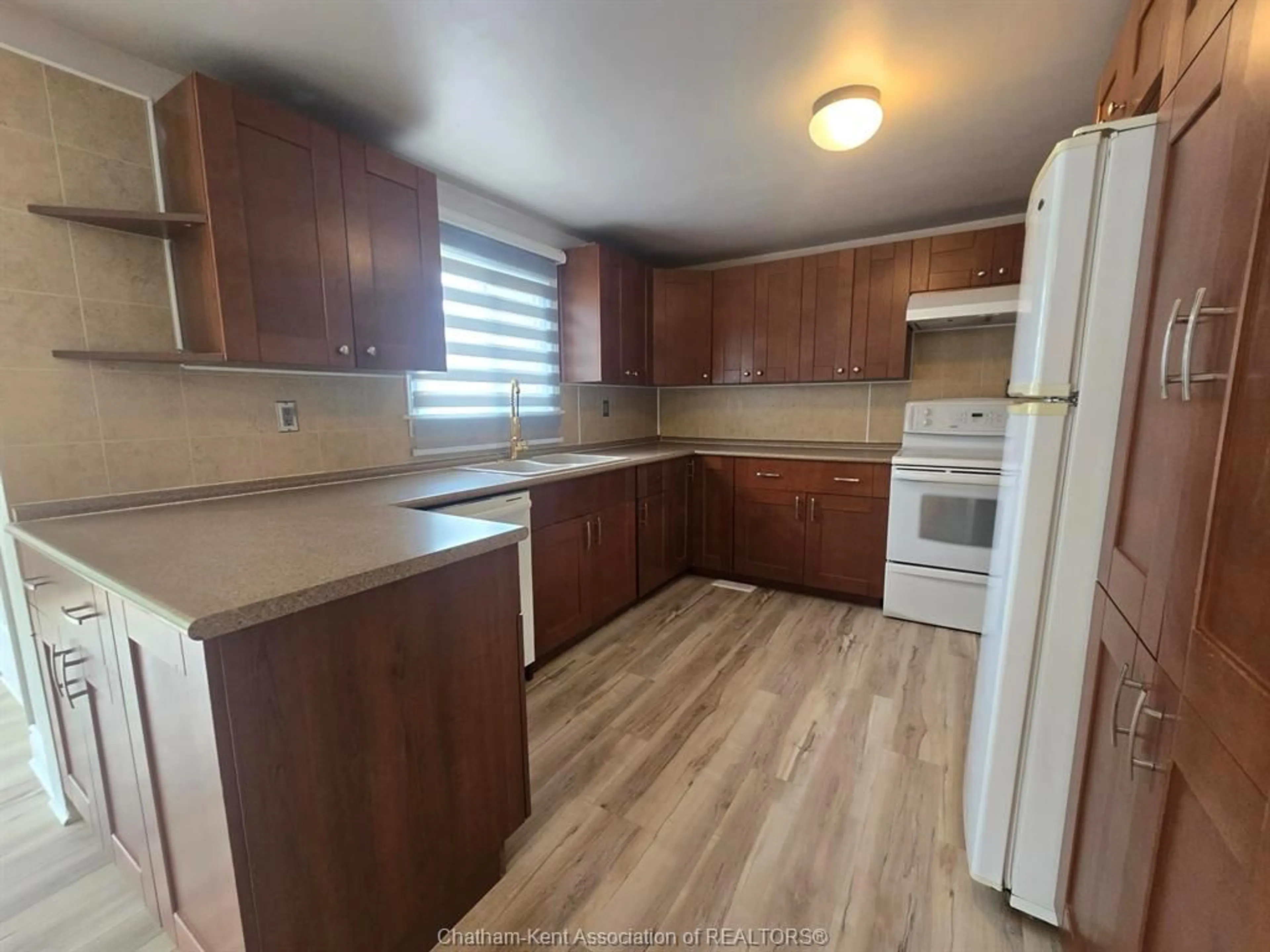Standard kitchen, unknown for 21031 QUEEN St, Charing Cross Ontario N0P 1G0