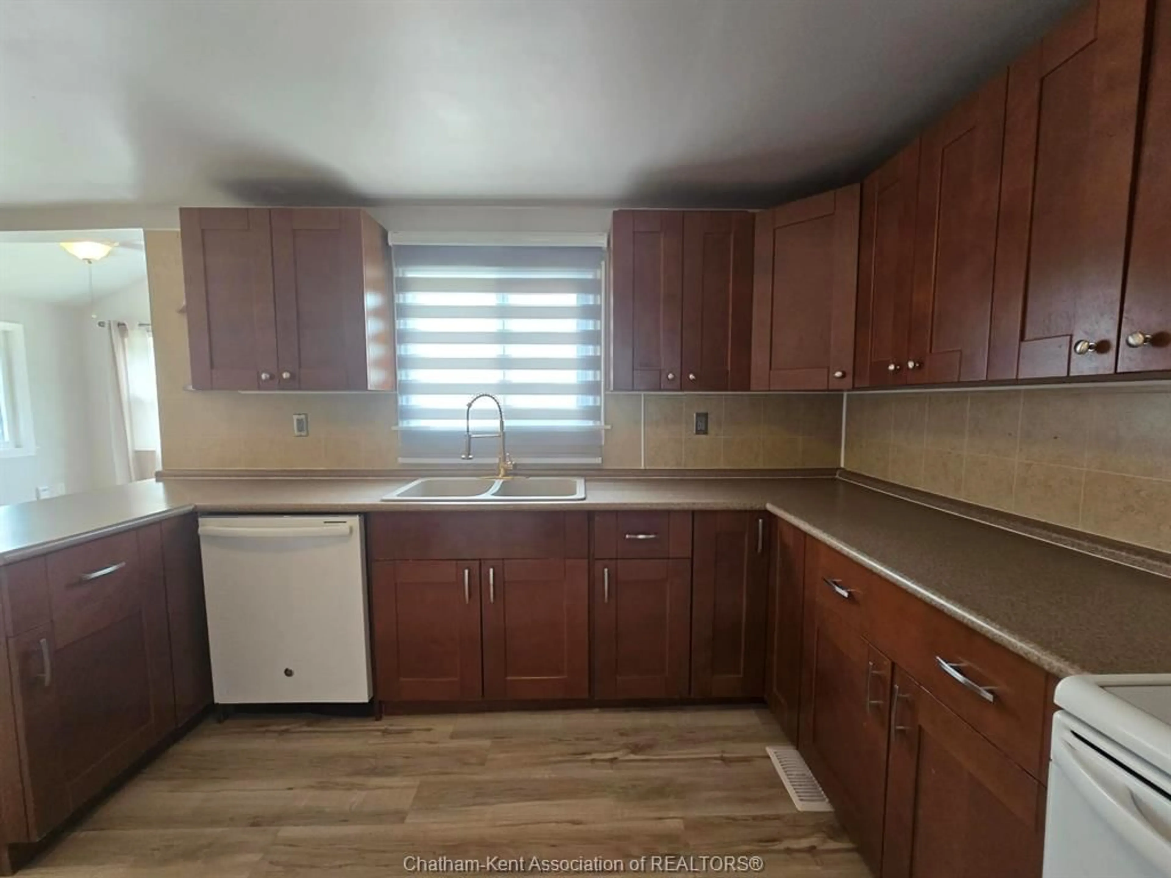 Standard kitchen, unknown for 21031 QUEEN St, Charing Cross Ontario N0P 1G0