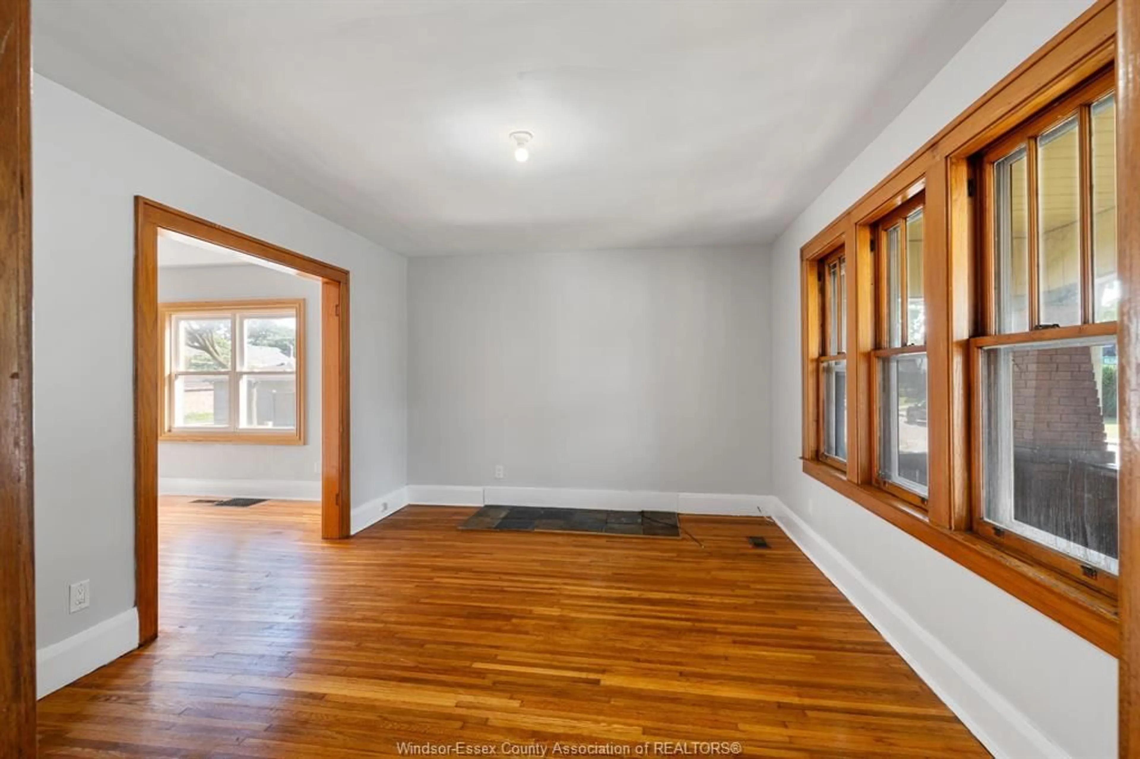 Unknown for 1890 ONEIDA Crt, Windsor Ontario N8Y 1S8