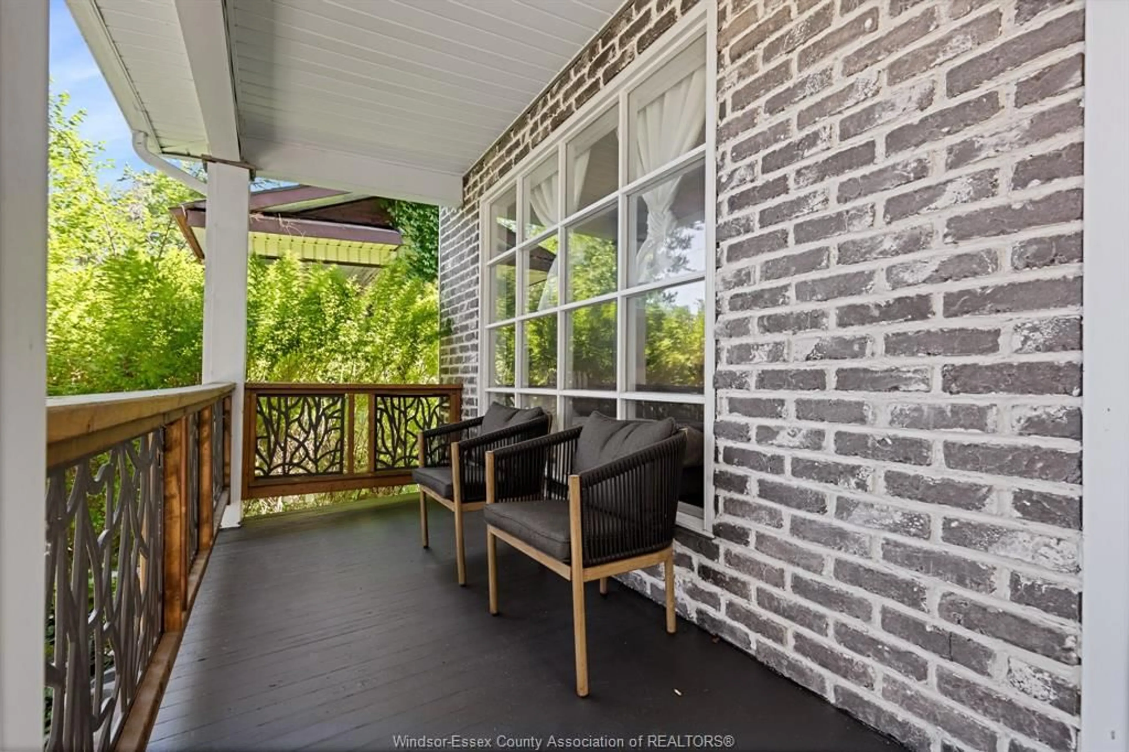 Patio, street for 327 LINCOLN Rd, Windsor Ontario N8Y 2G6