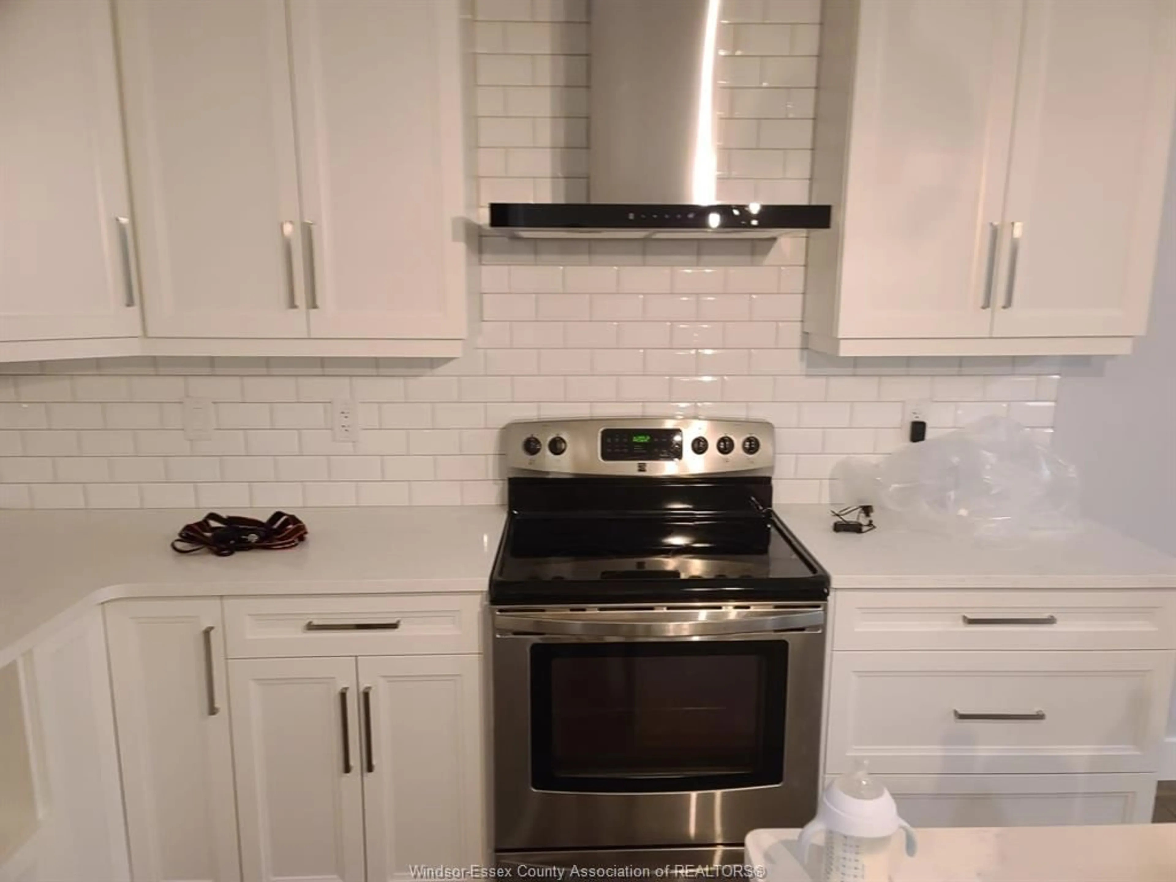 Standard kitchen, ceramic/tile floor for 96 CAROLINA WOODS, Leamington Ontario N8H 5N2