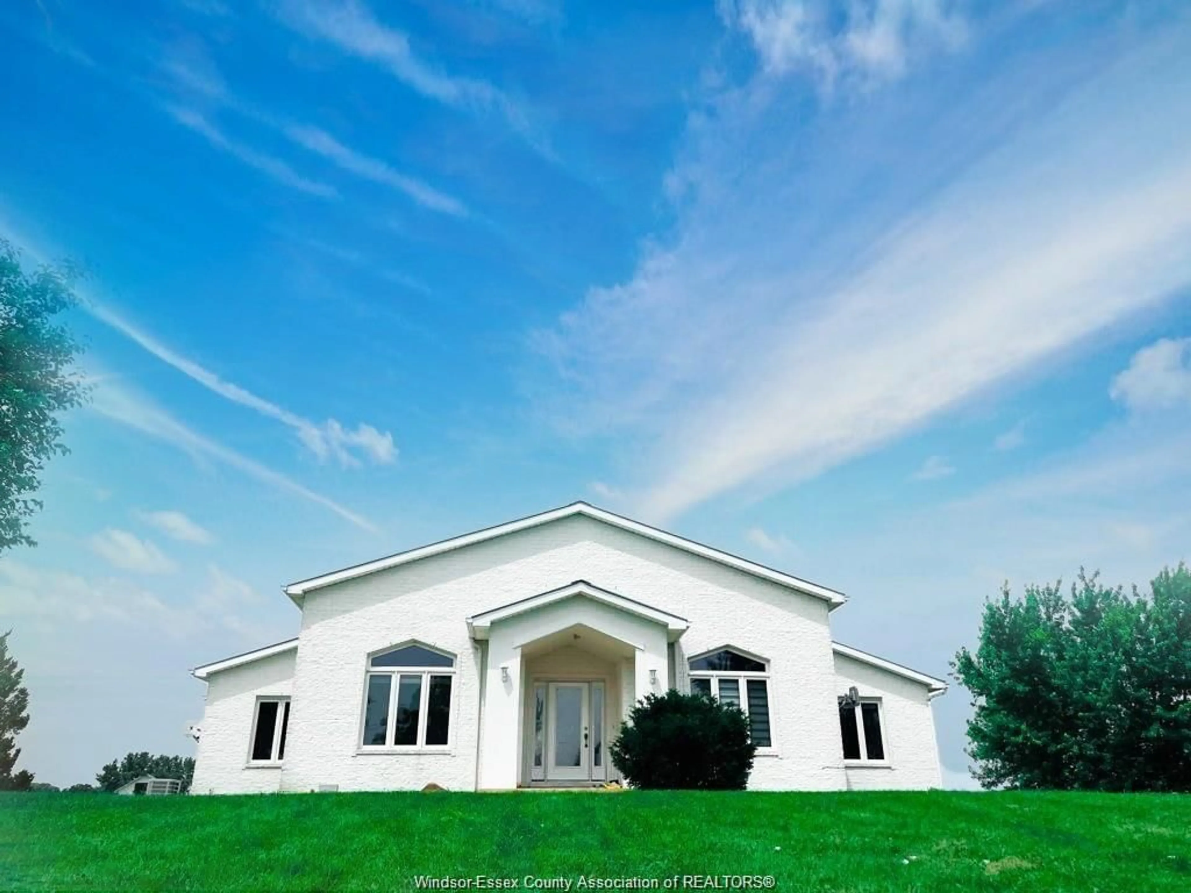 Home with vinyl exterior material, building for 350 CHARRON LINE Rd, Lakeshore Ontario N8L 1K6