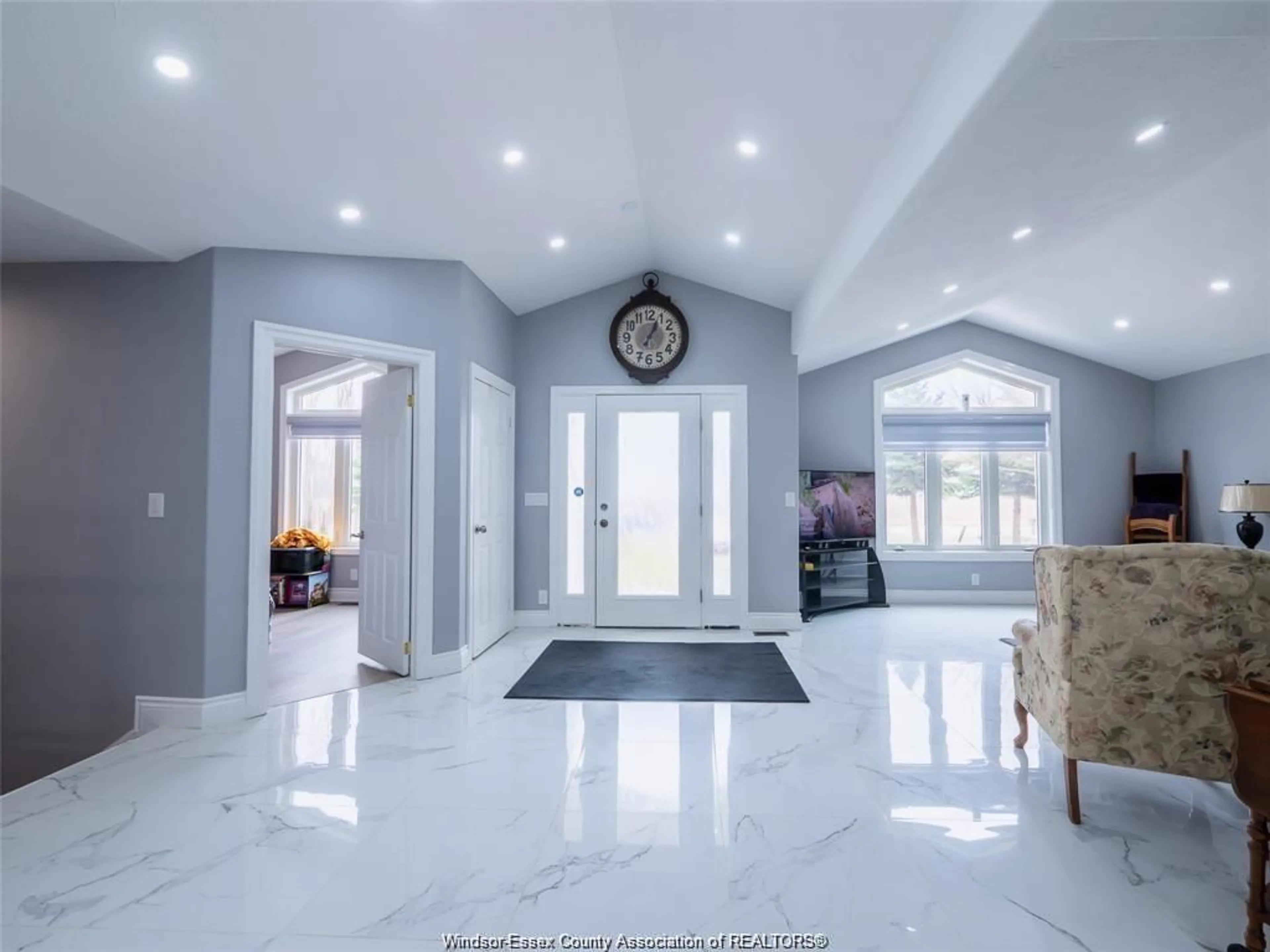 Indoor foyer for 350 CHARRON LINE Rd, Lakeshore Ontario N8L 1K6