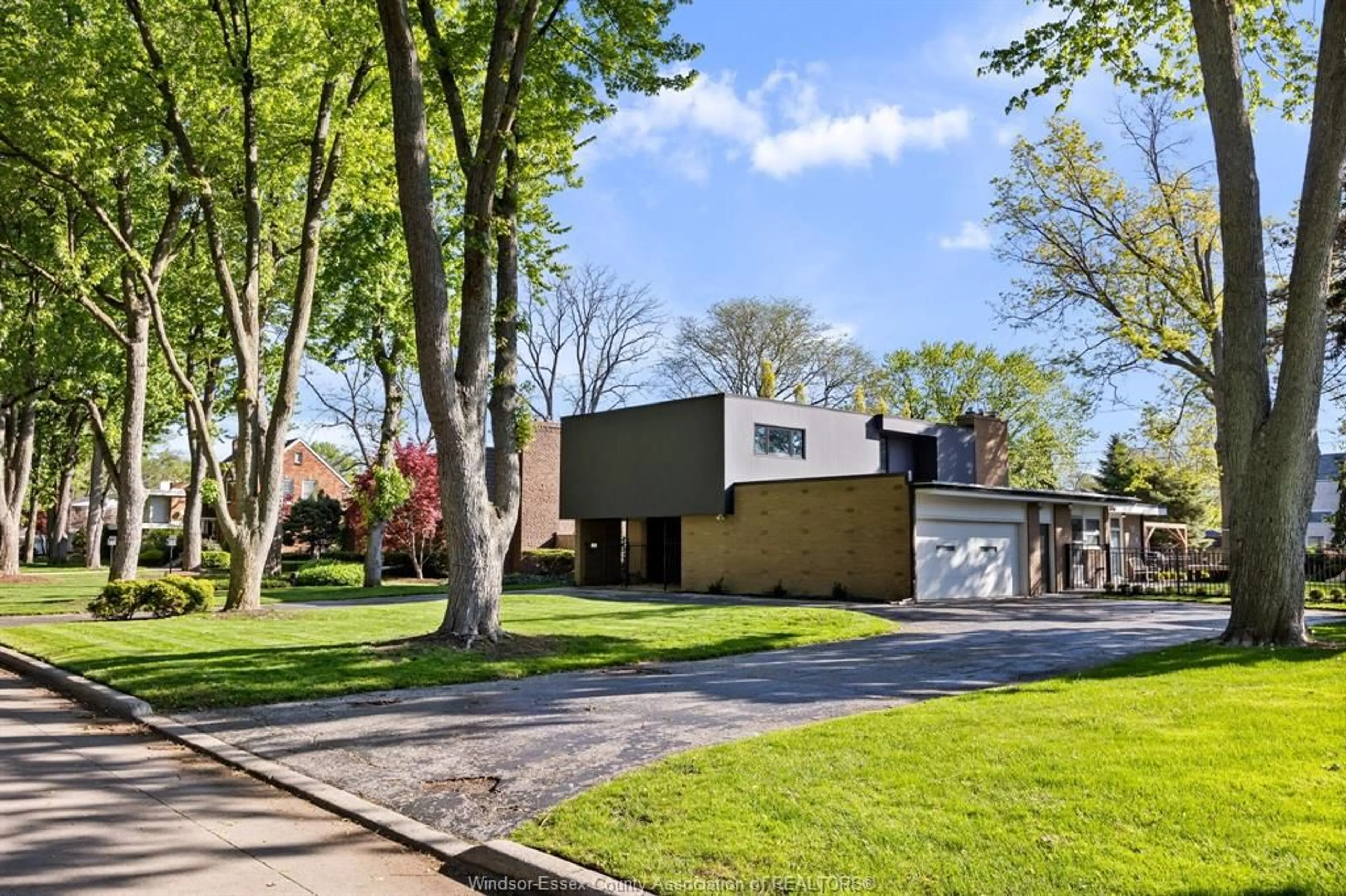 Home with brick exterior material, street for 3760 VICTORIA Blvd, Windsor Ontario N9E 3L8