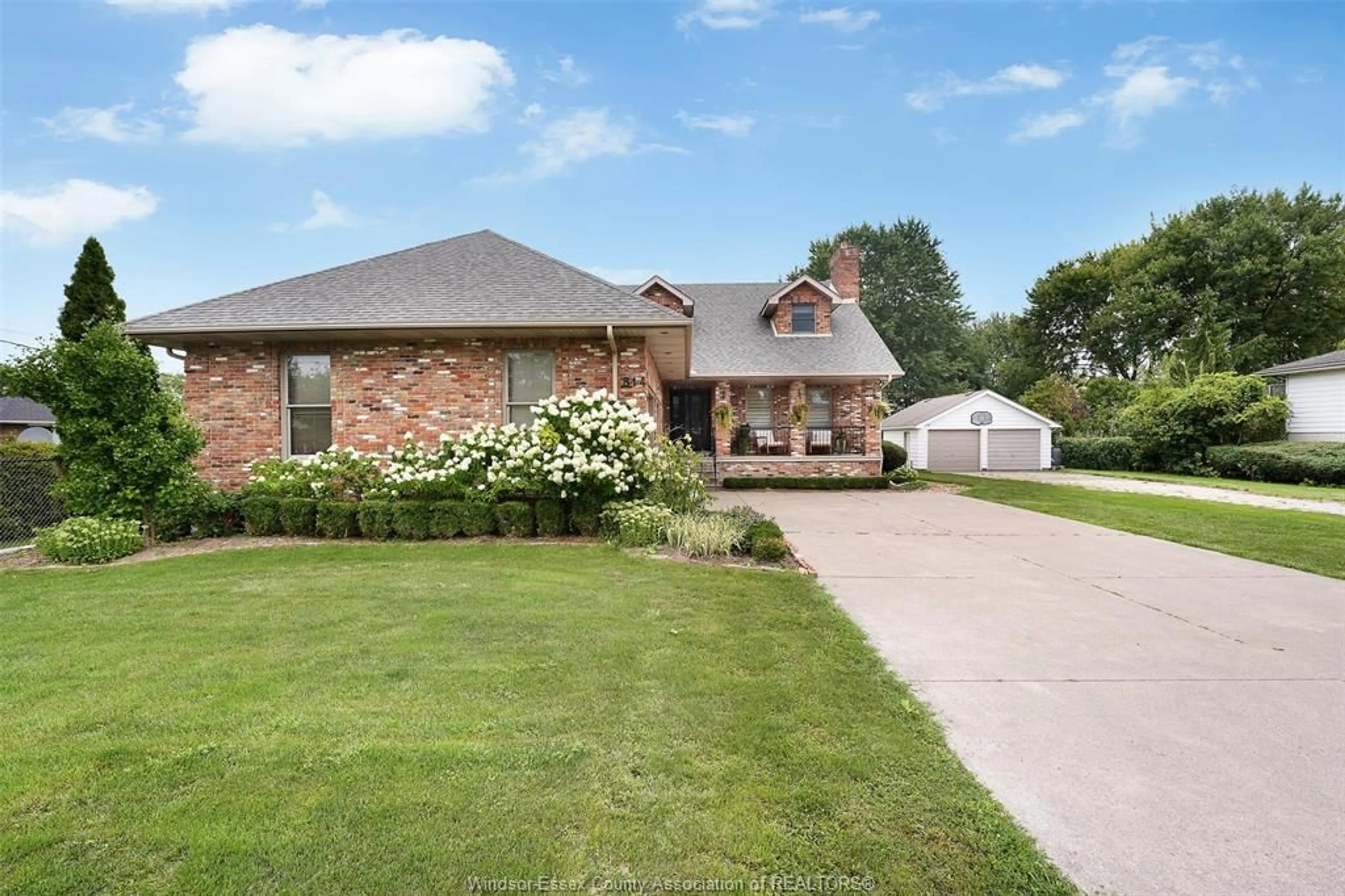 Home with brick exterior material, street for 814 Lacasse, Tecumseh Ontario N8N 2C5