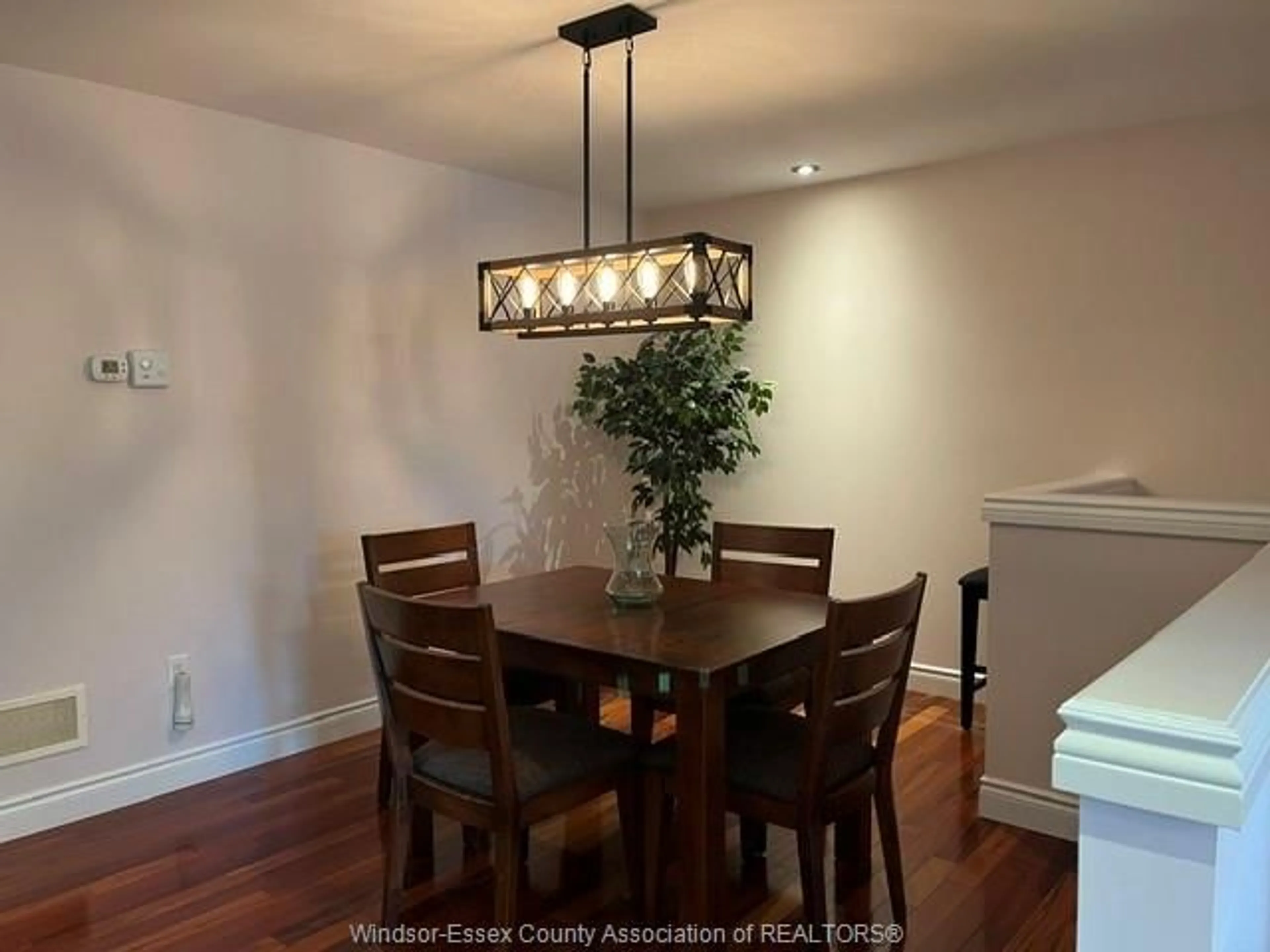 Dining room, wood/laminate floor for 2272 GATWICK, Windsor Ontario N8P 0B7