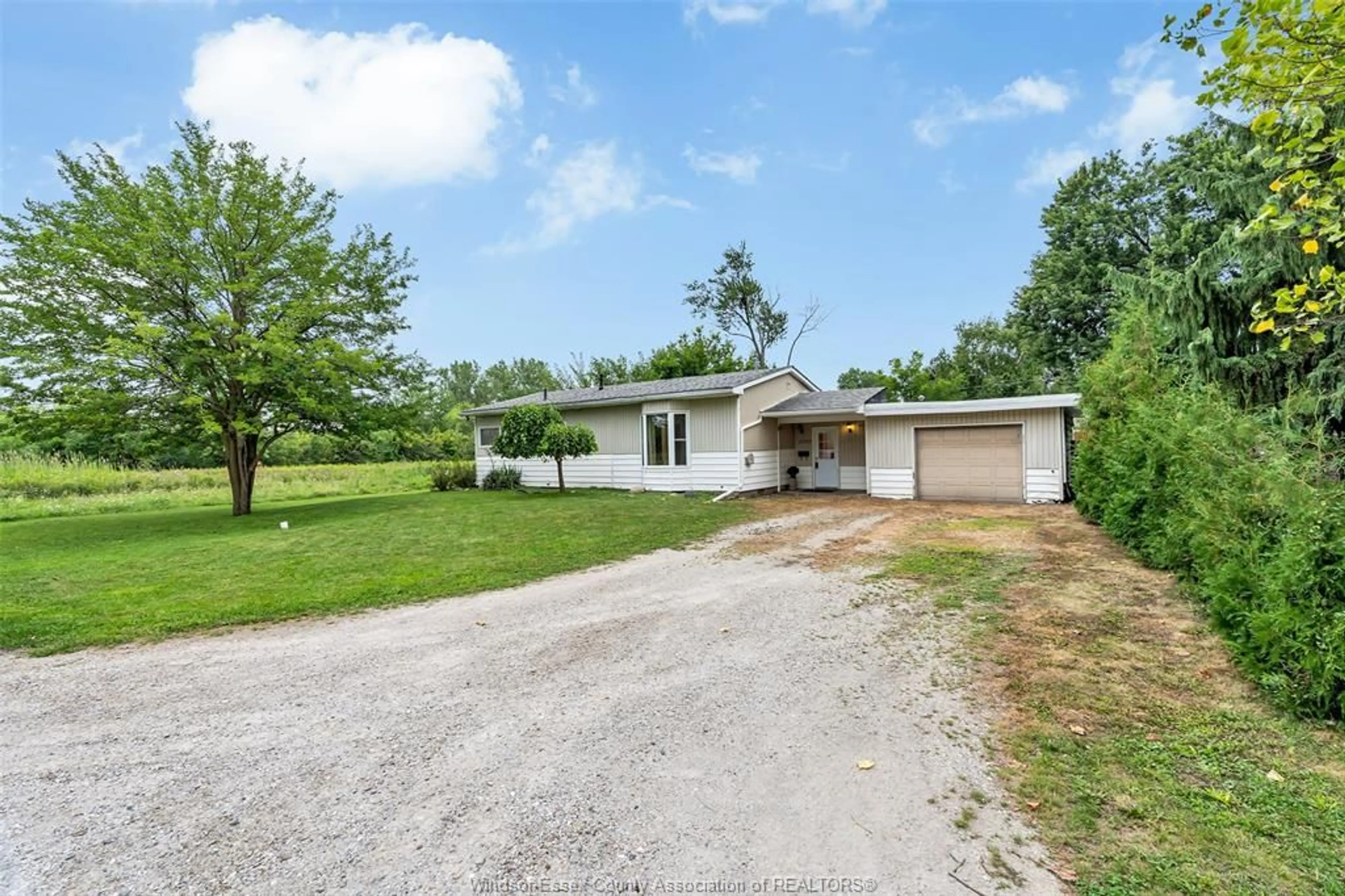 A pic from outside/outdoor area/front of a property/back of a property/a pic from drone, unknown for 1797 EVERTS, Windsor Ontario N9B 3E6