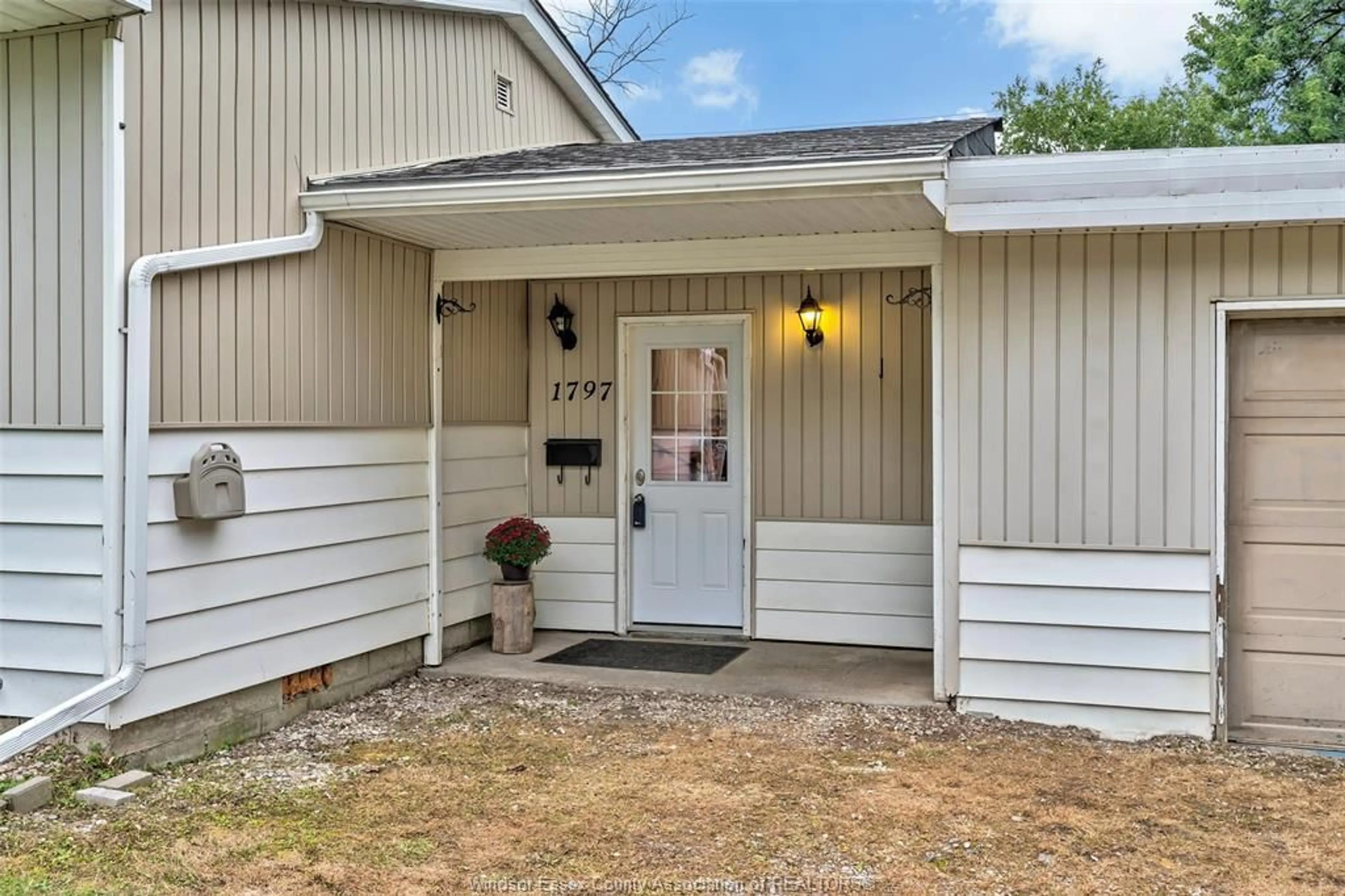 Unknown for 1797 EVERTS, Windsor Ontario N9B 3E6