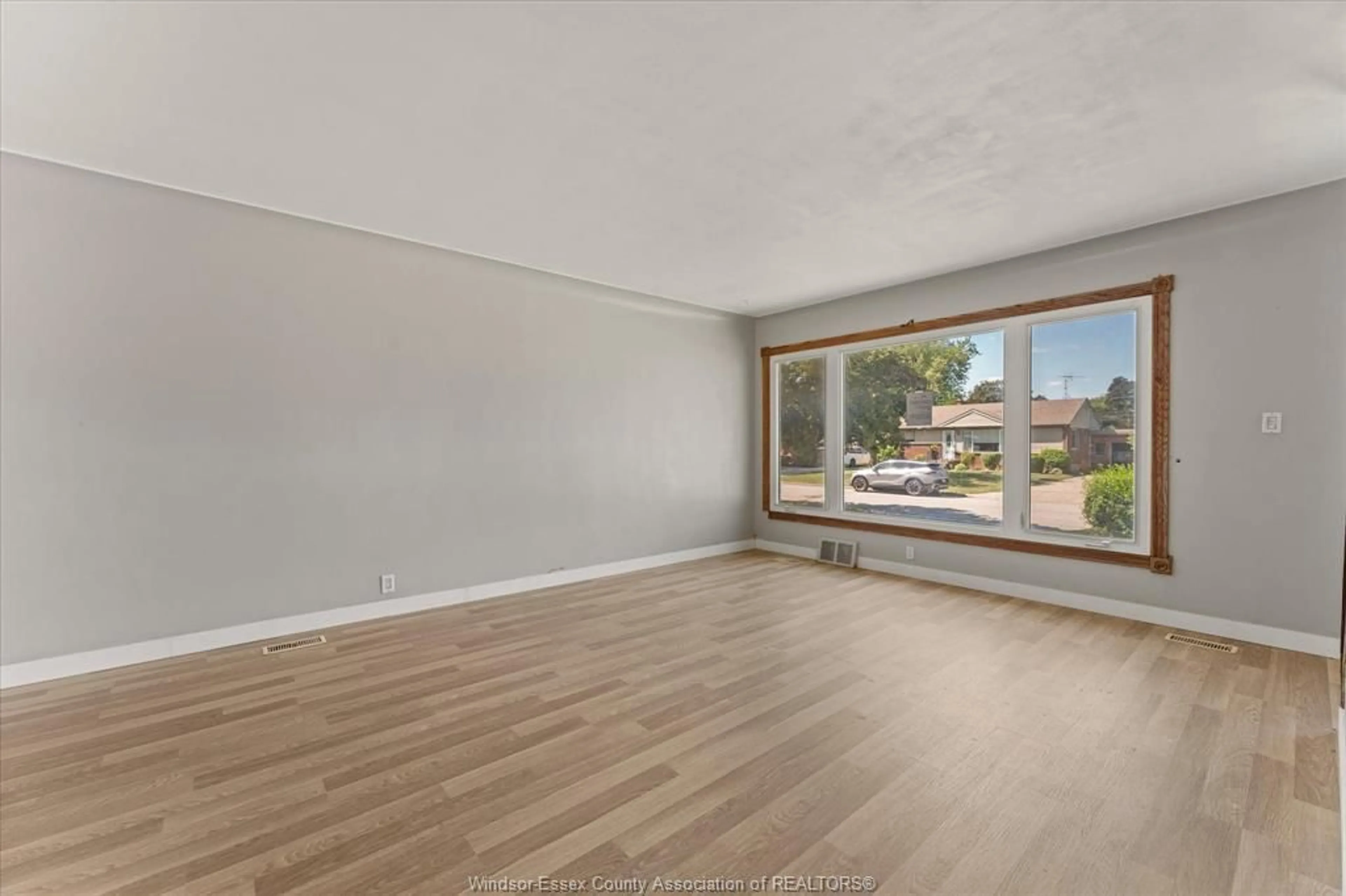 A pic of a room for 3672 MORRIS Dr, Windsor Ontario N9E 2K7