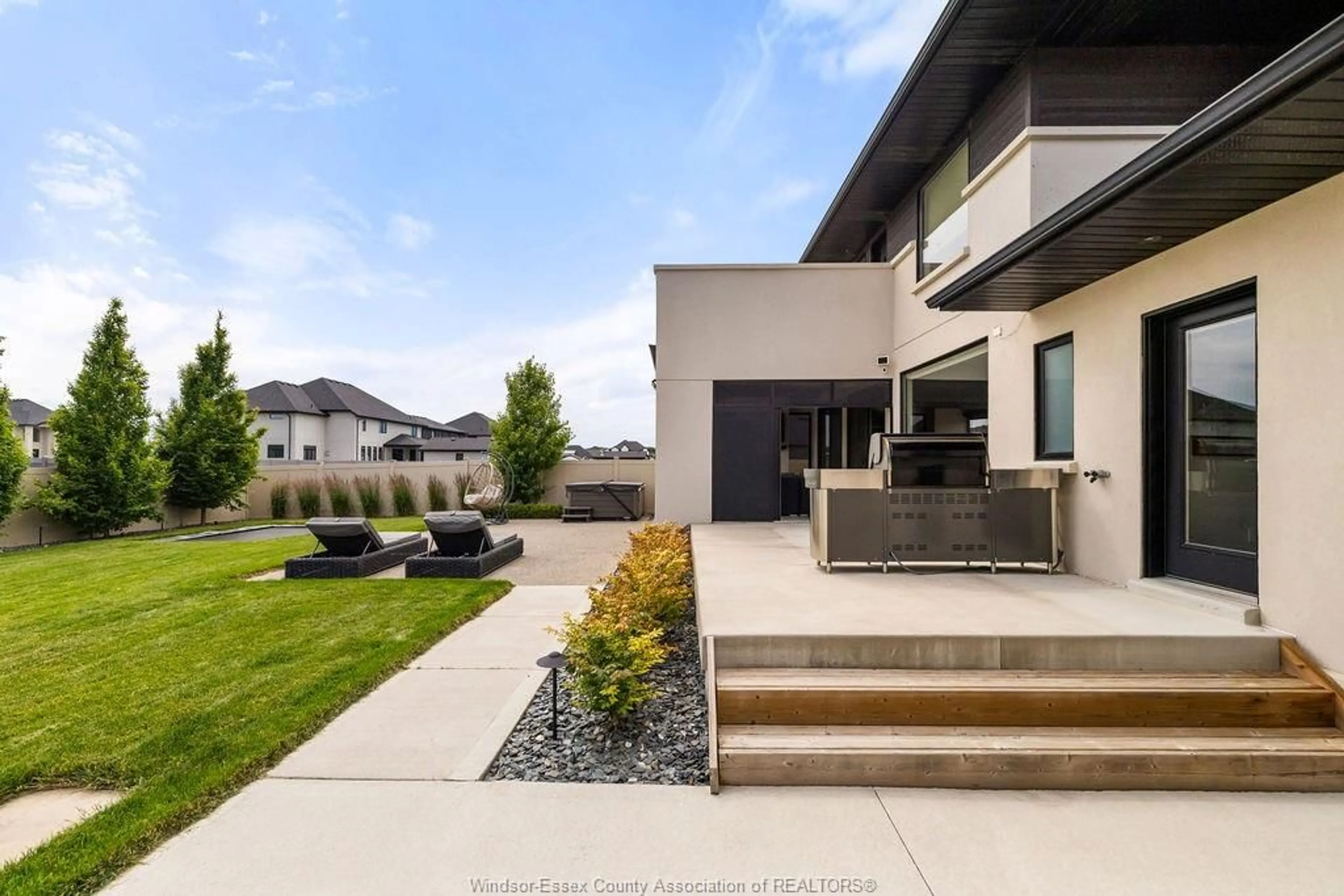 Patio, street for 322 WATER Ave, Lakeshore Ontario N8L 1A7