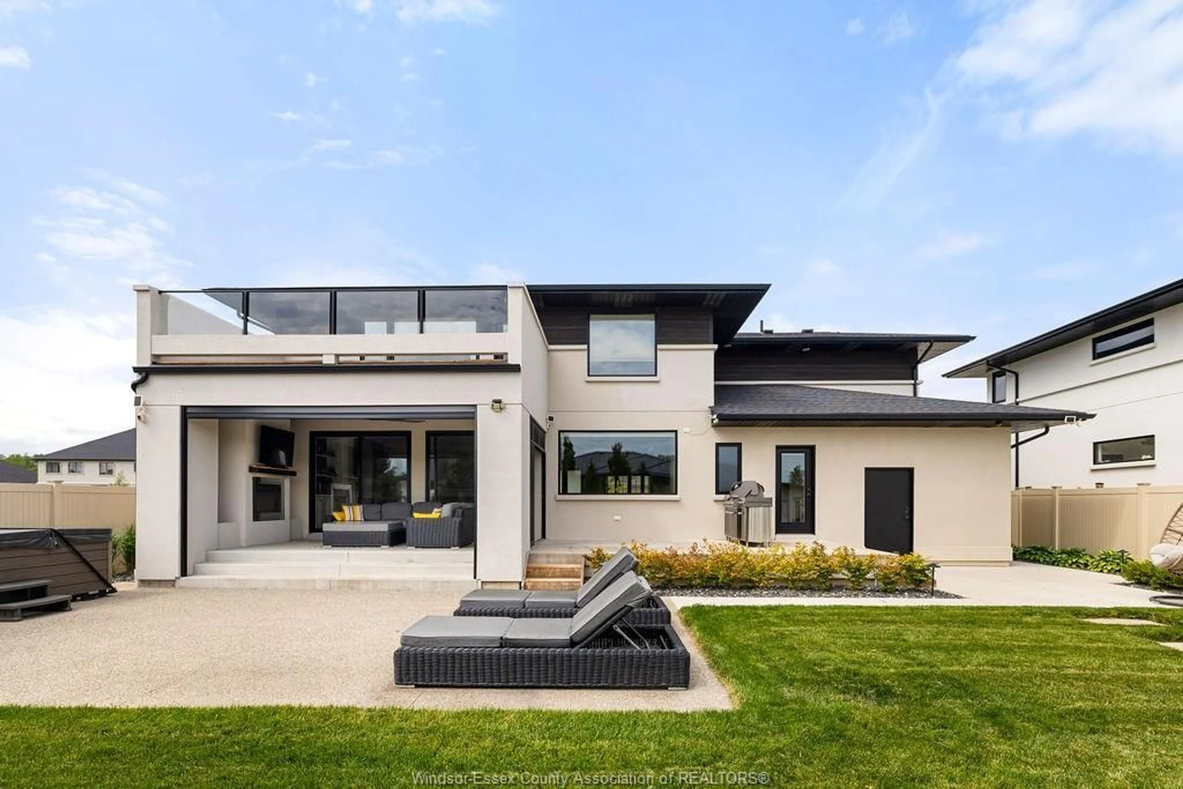 Unknown for 322 WATER Ave, Lakeshore Ontario N8L 1A7