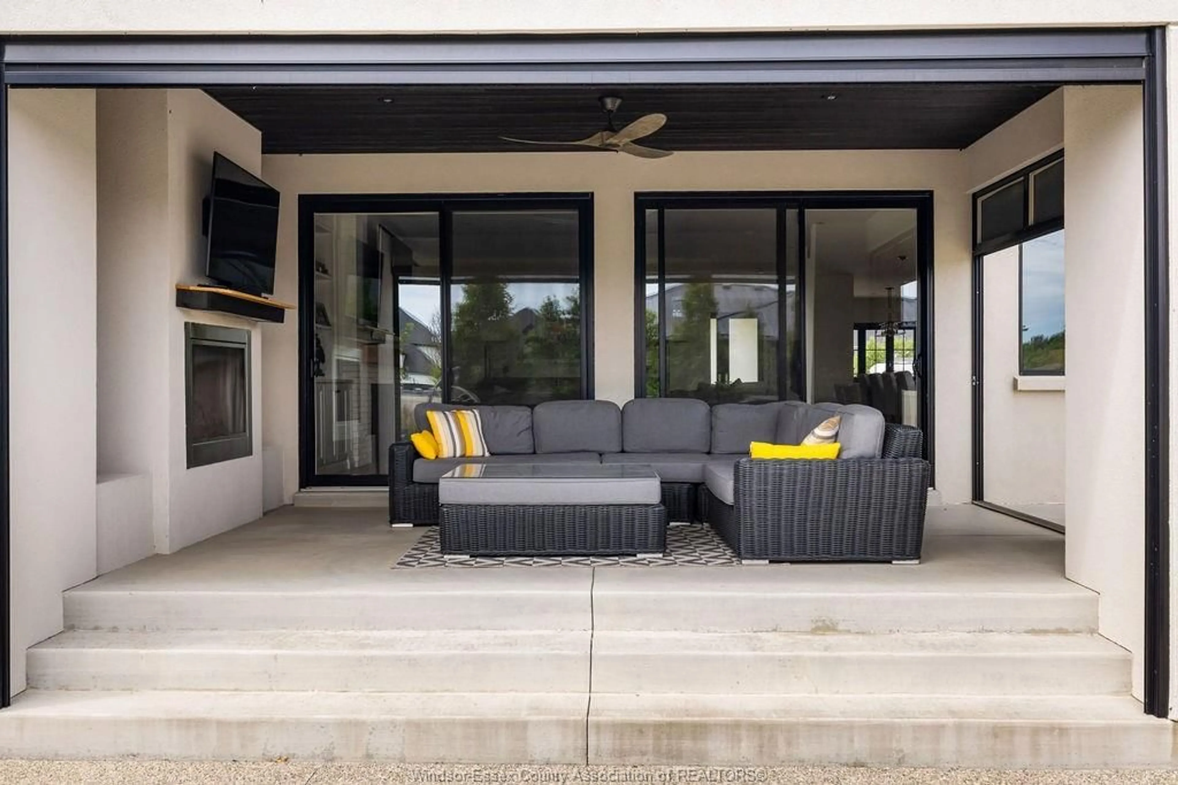 Patio, street for 322 WATER Ave, Lakeshore Ontario N8L 1A7