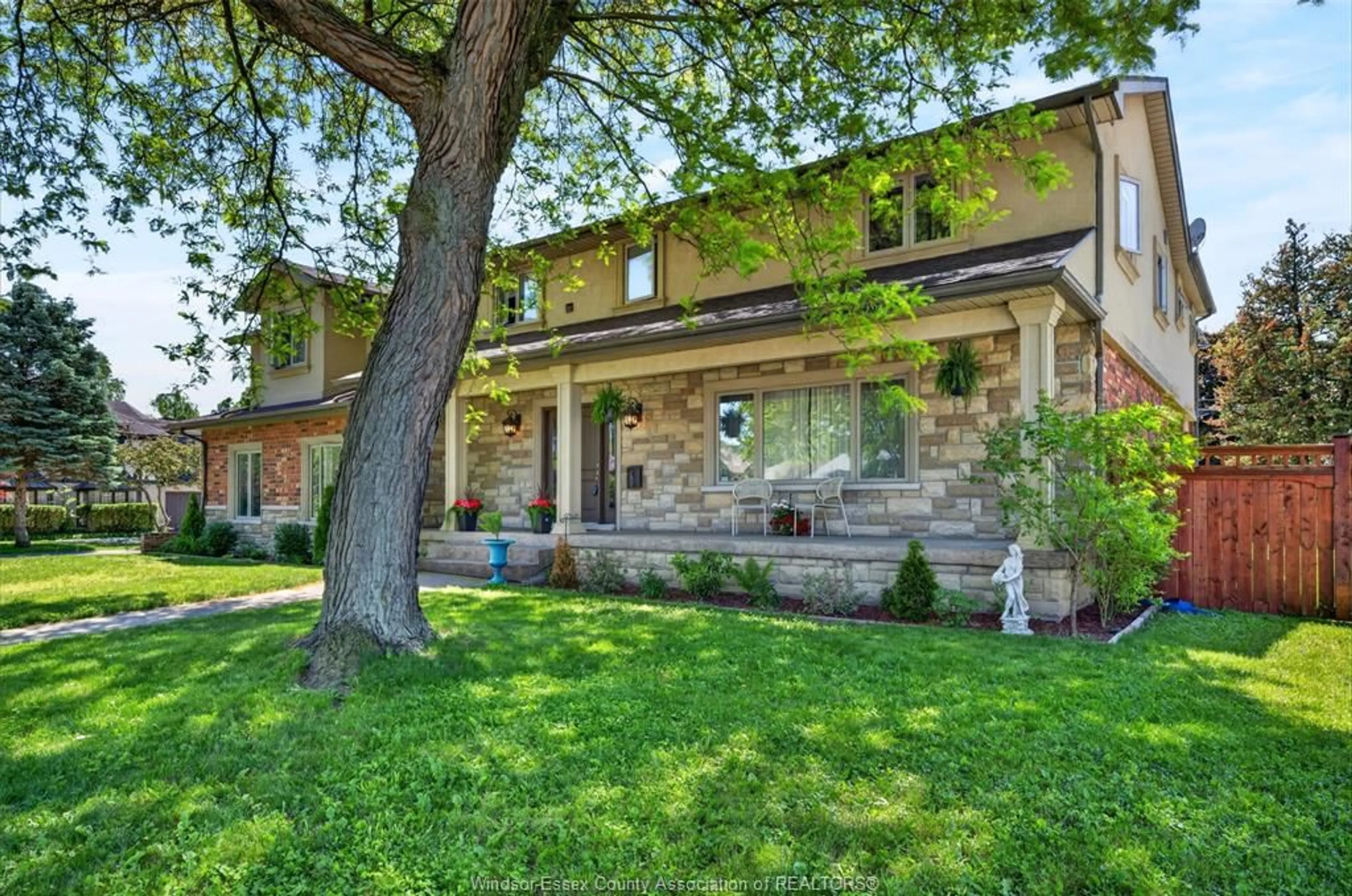 Home with brick exterior material, street for 3595 HUNTINGTON, Windsor Ontario N9E 3N1