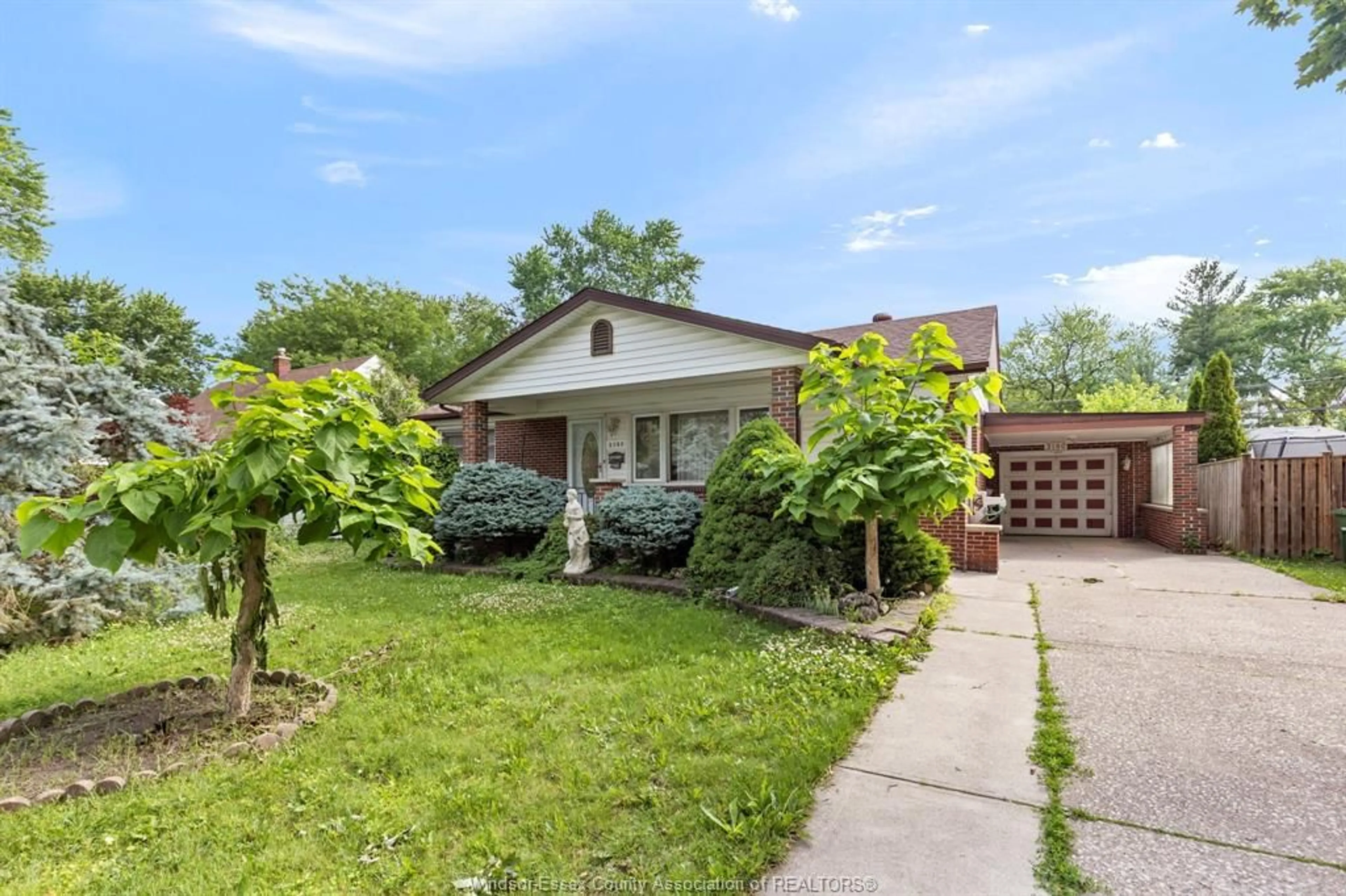Unknown for 3180 MORRIS, Windsor Ontario N9E 2J9