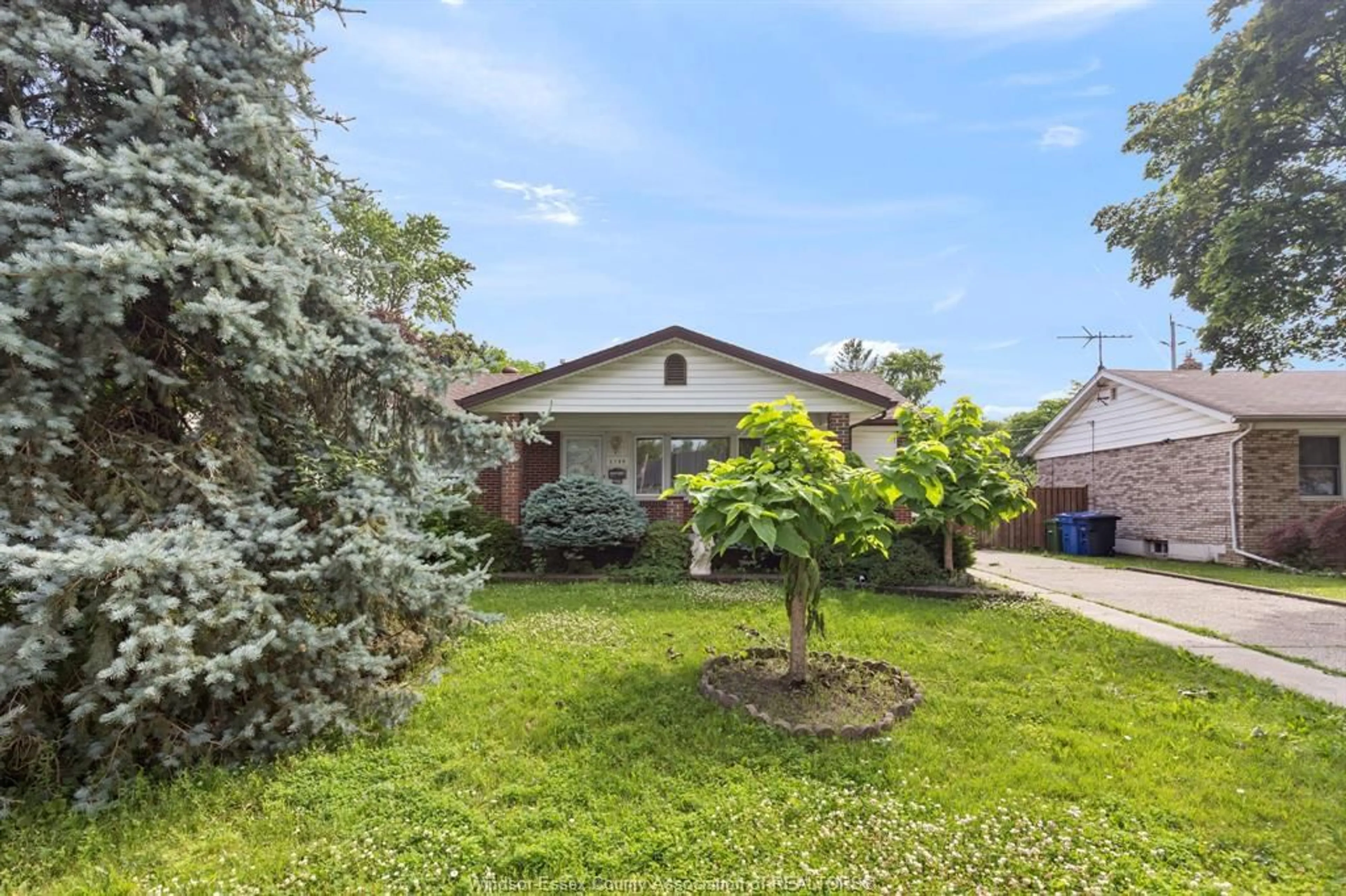 Patio, street for 3180 MORRIS, Windsor Ontario N9E 2J9