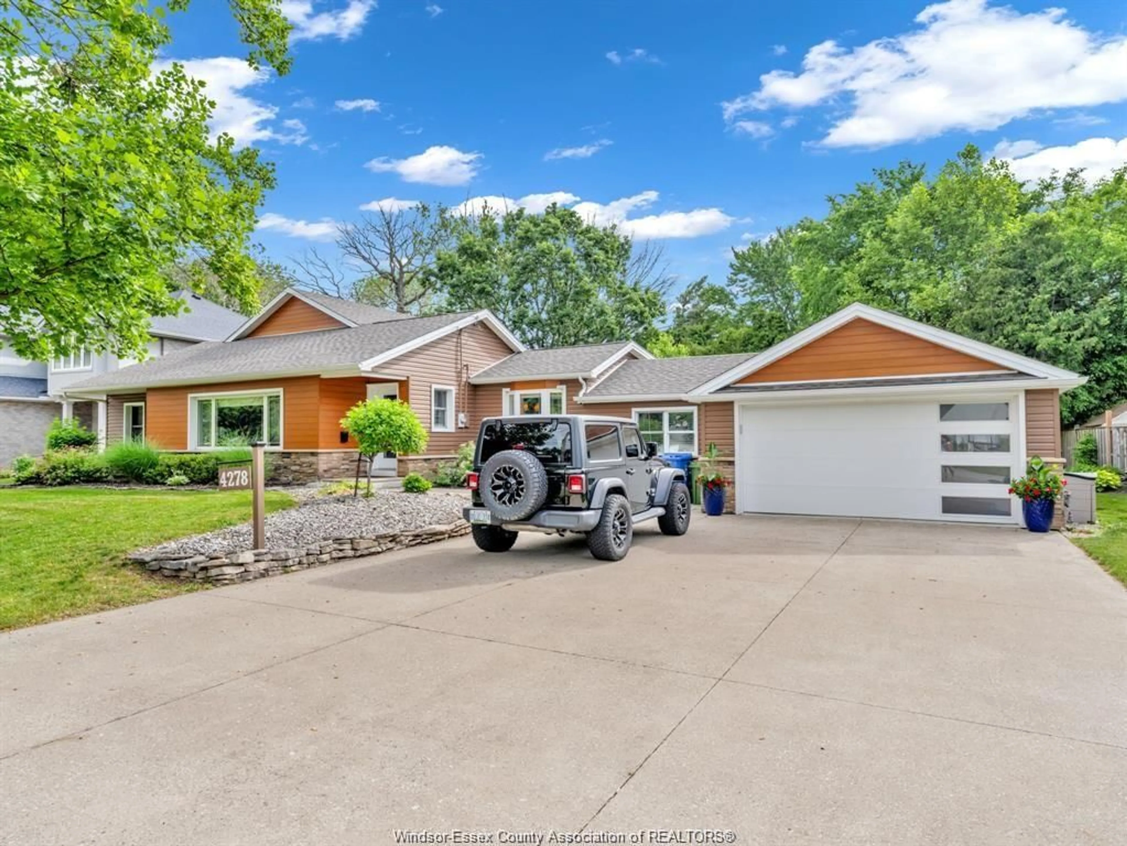 Unknown for 4278 CASGRAIN Dr, Windsor Ontario N9G 2B2