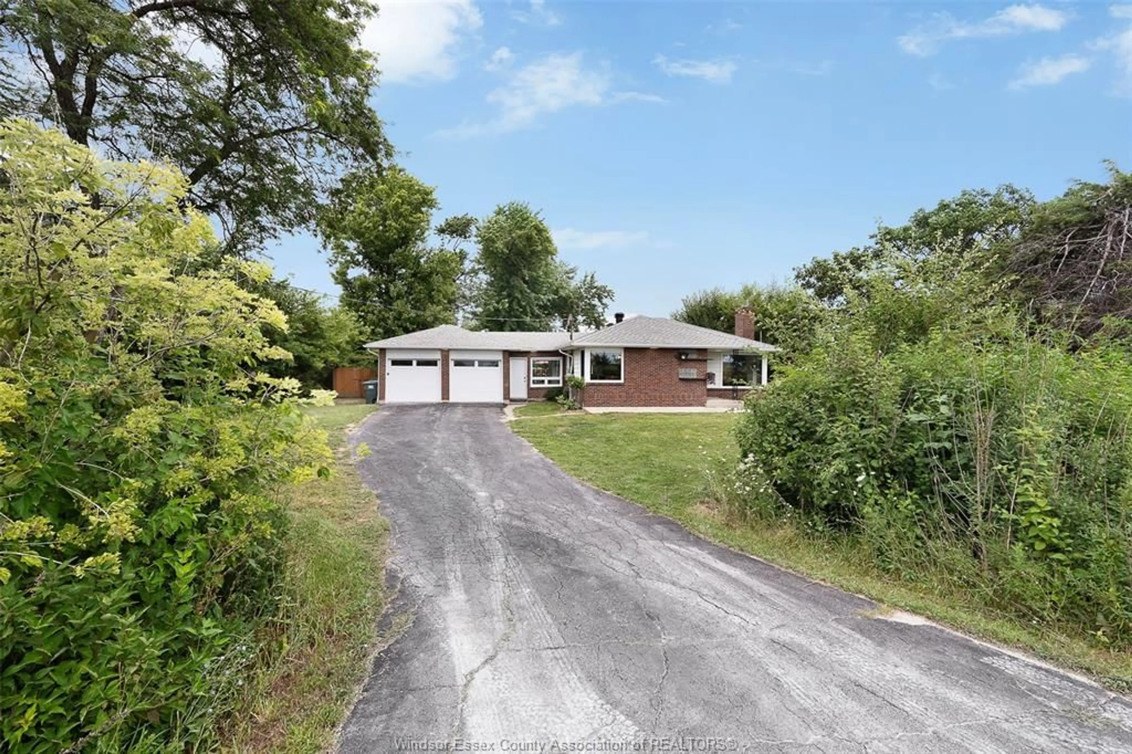 A pic from outside/outdoor area/front of a property/back of a property/a pic from drone, street for 9280 SERVICE Rd, Maidstone Ontario N0R 1K0