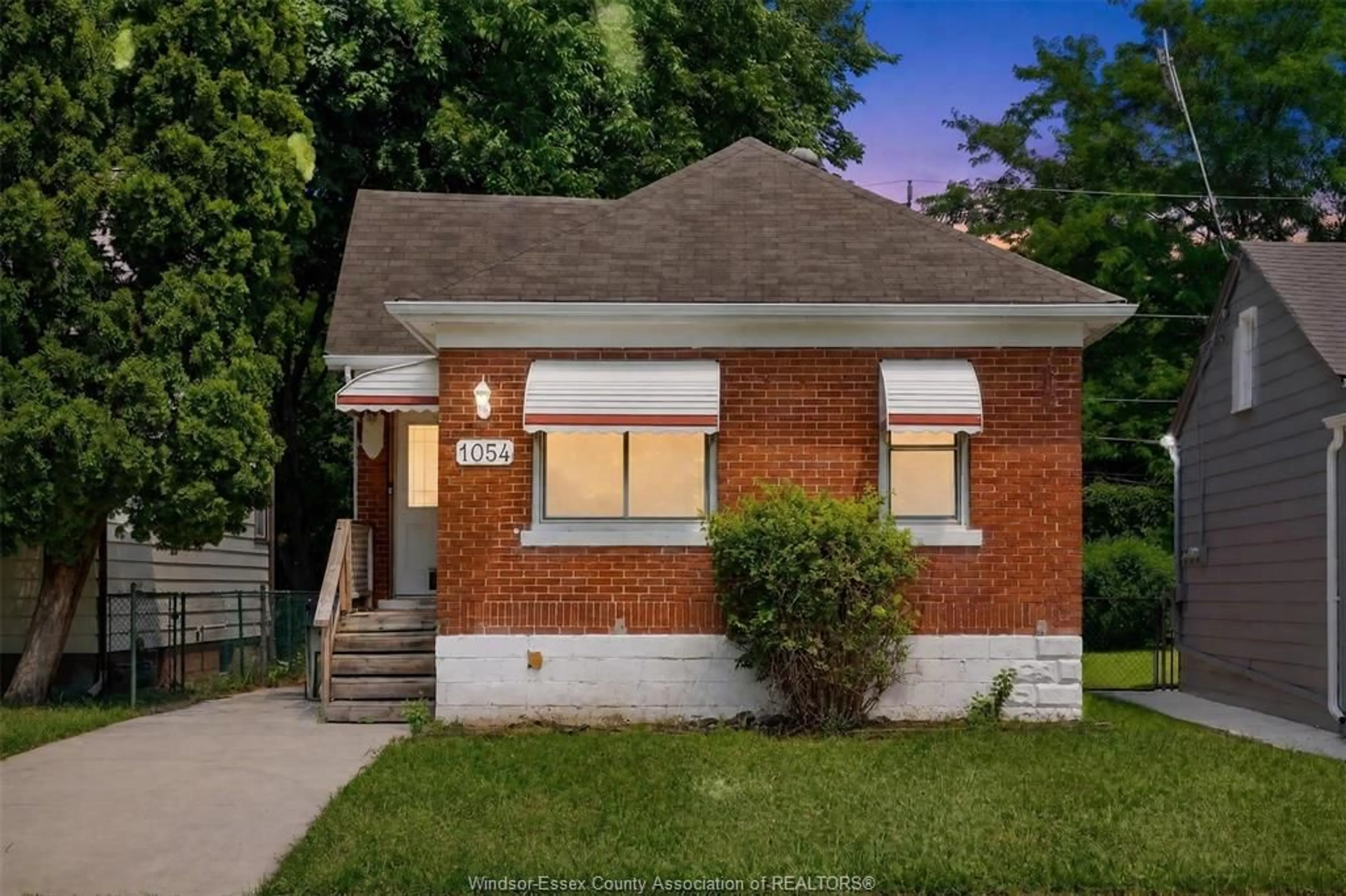 Home with brick exterior material, street for 1054 Josephine, Windsor Ontario N9B 2L5