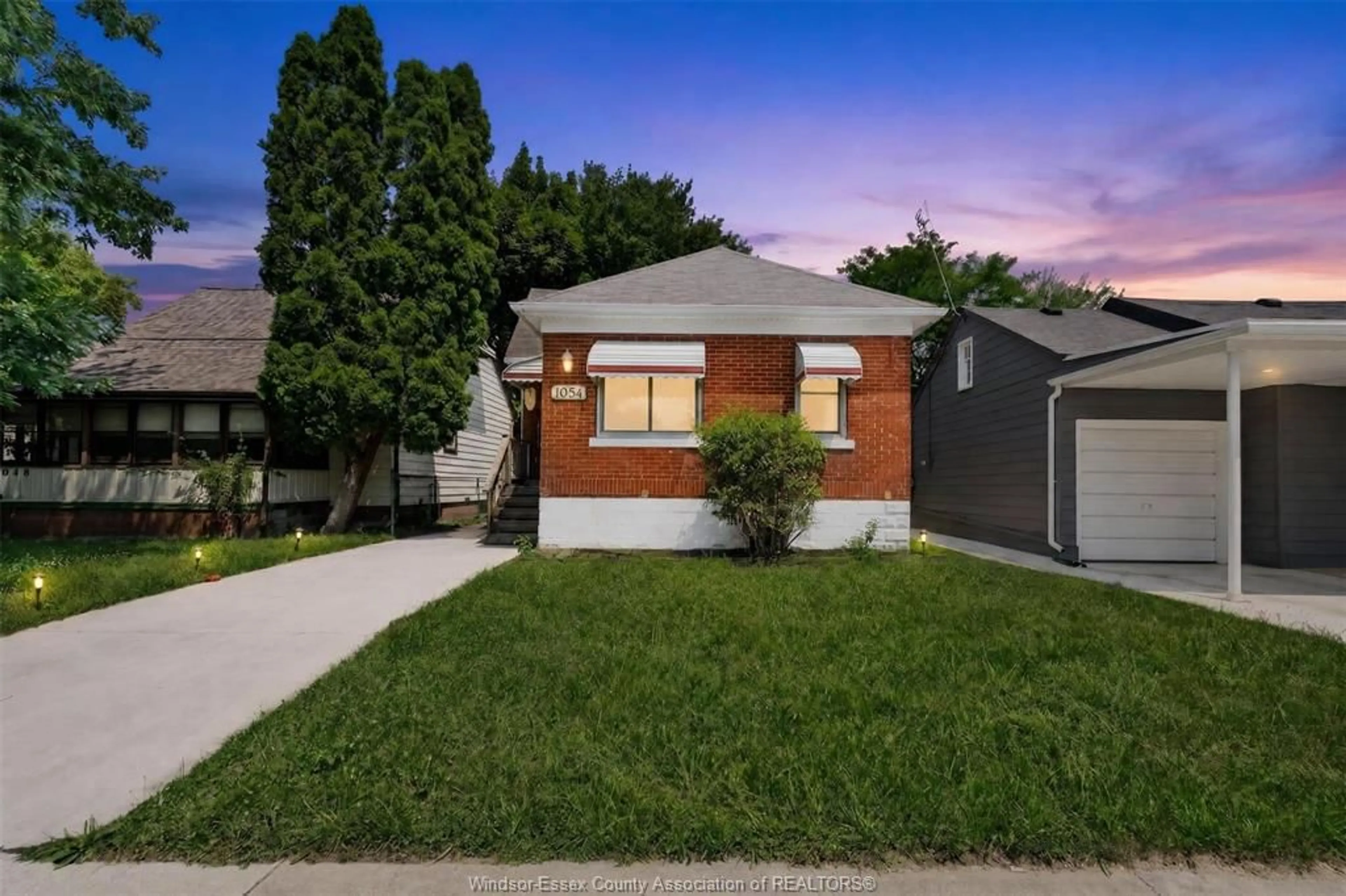 Home with brick exterior material, street for 1054 Josephine, Windsor Ontario N9B 2L5