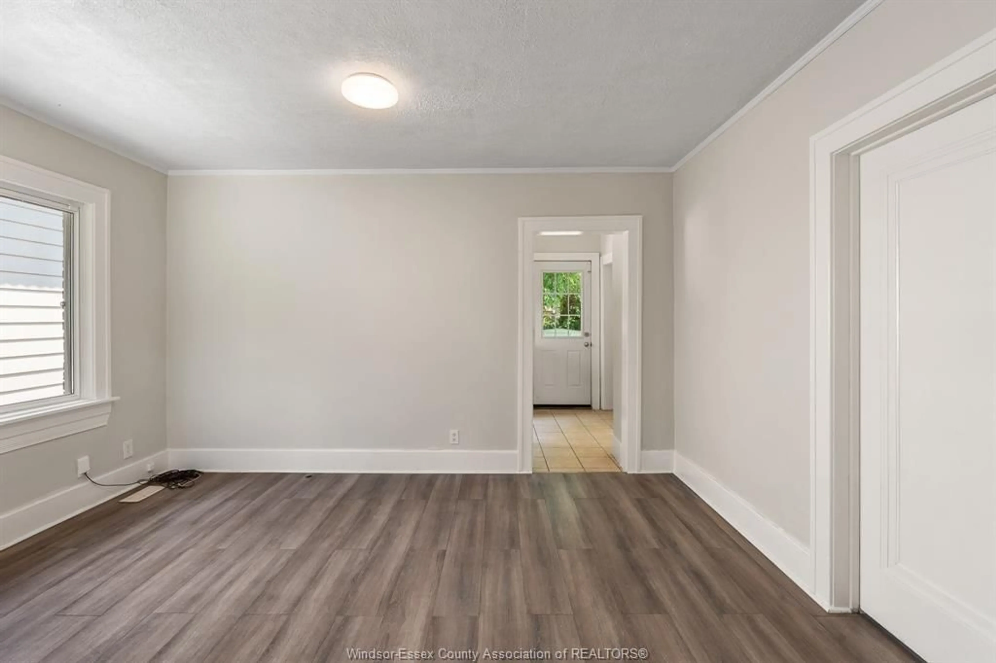 A pic of a room for 1054 Josephine, Windsor Ontario N9B 2L5