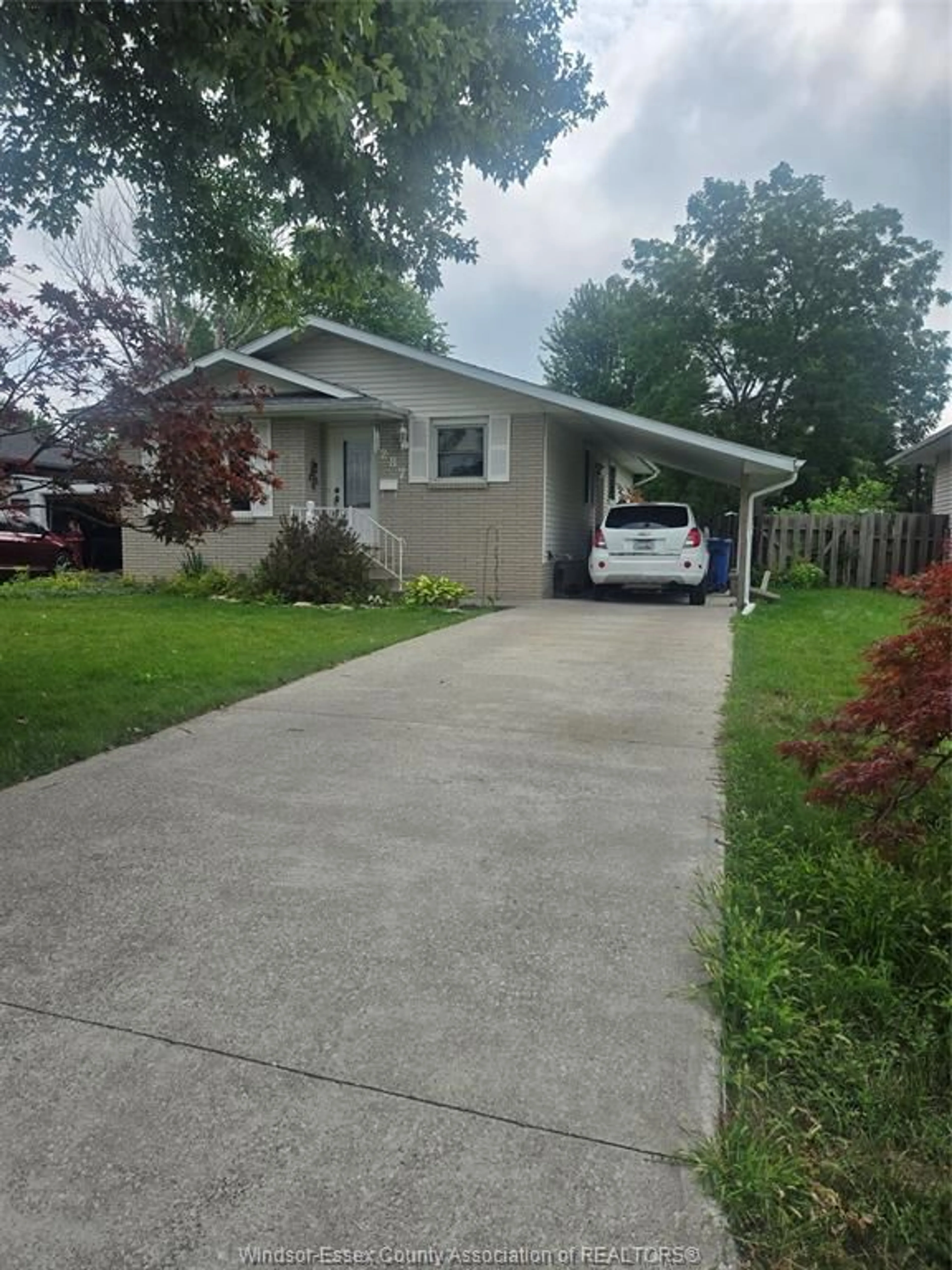 Unknown for 287 COGHILL Dr, Kingsville Ontario N9Y 3K9