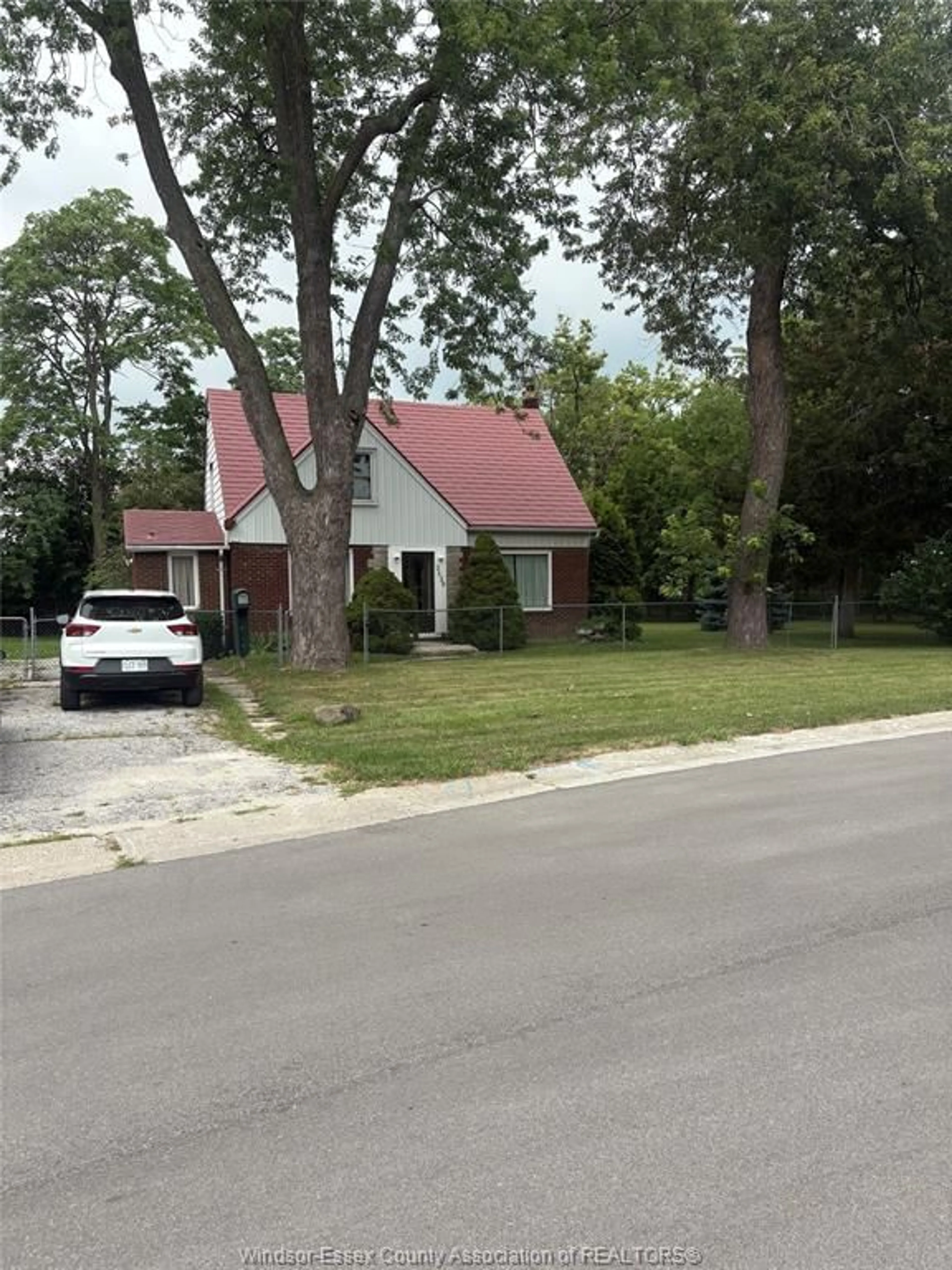 Unknown for 2539 ST PATRICKS, Windsor Ontario N9E 3G5