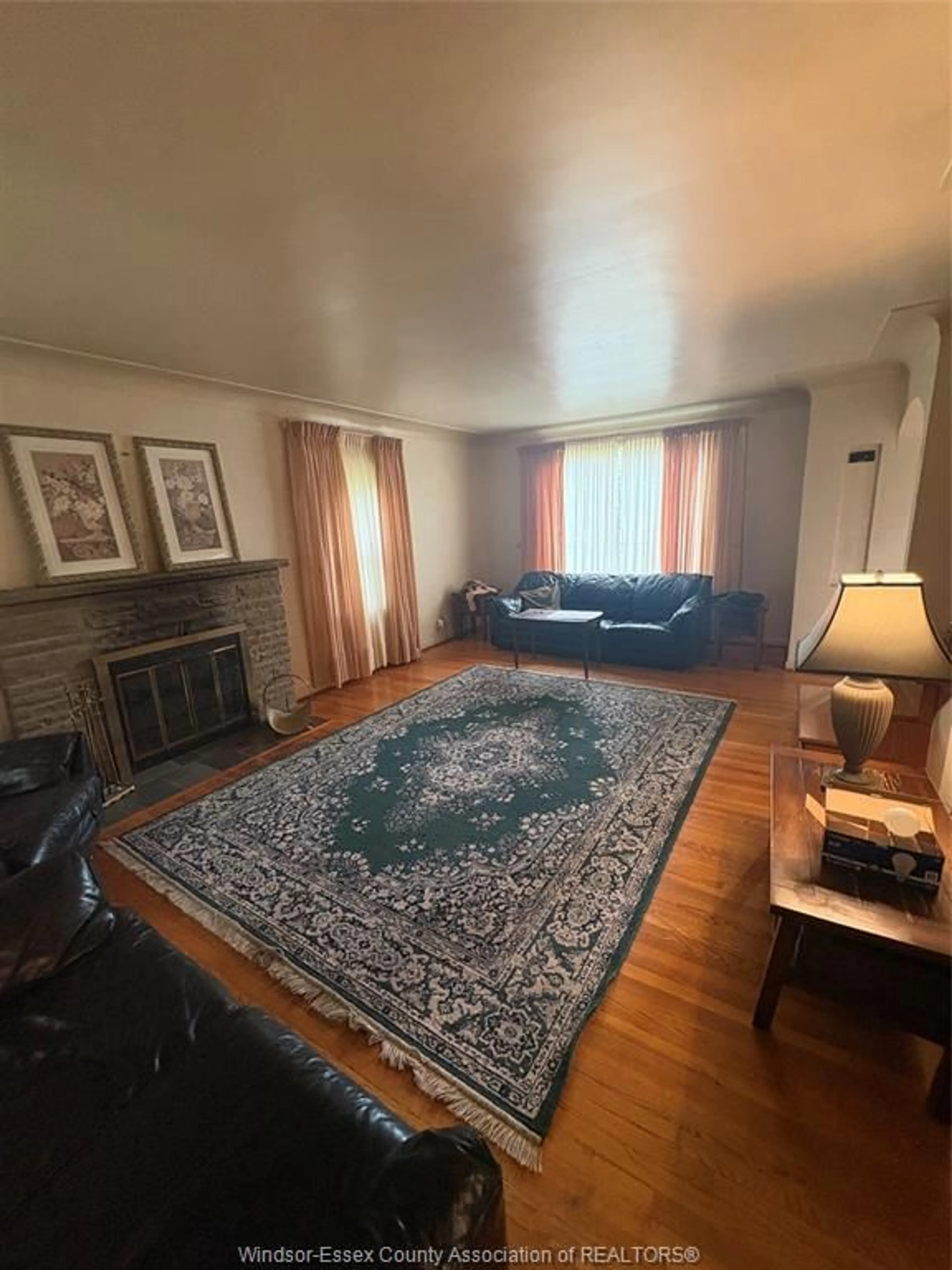 A pic of a room for 2539 ST PATRICKS, Windsor Ontario N9E 3G5